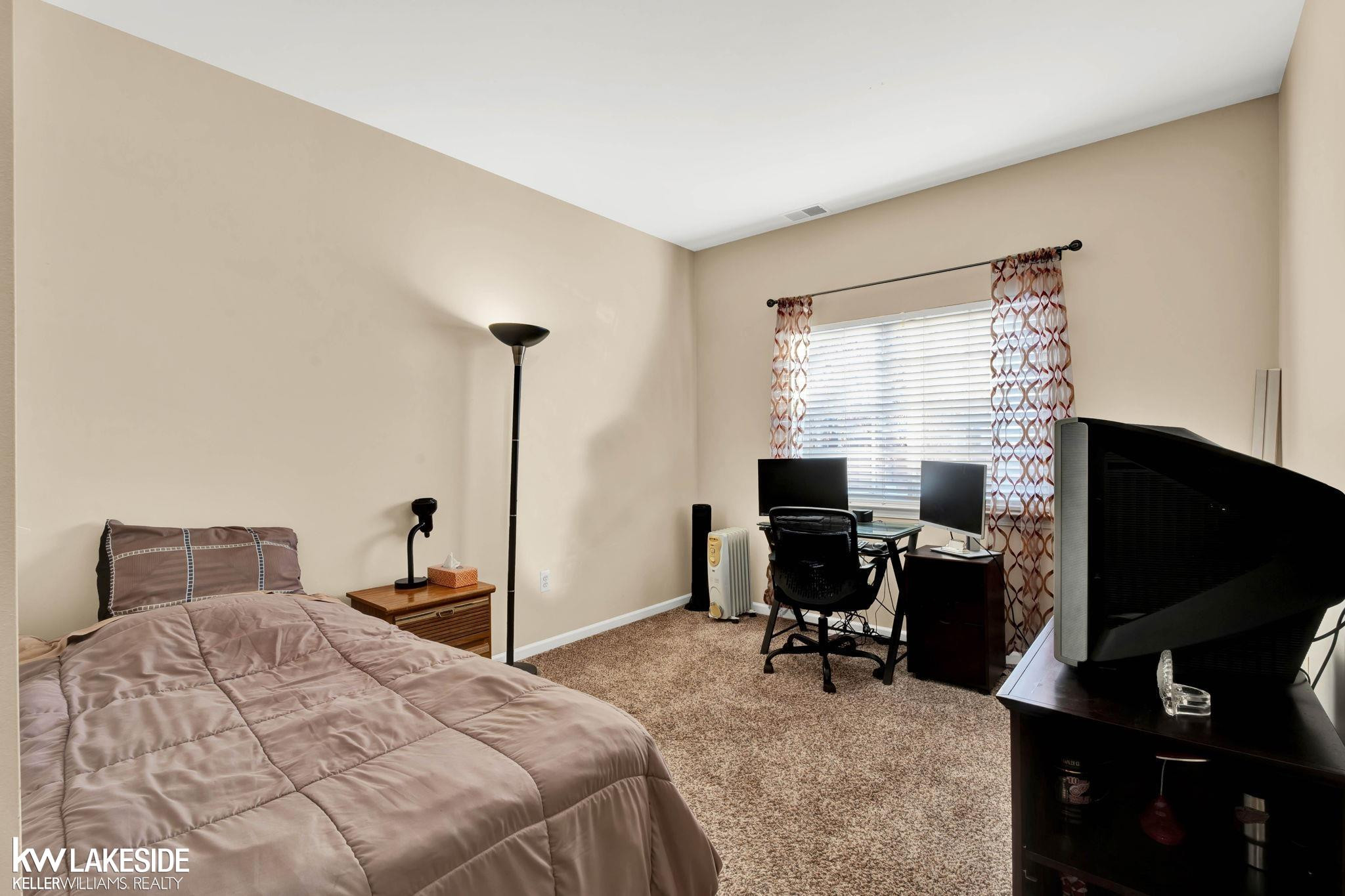 5680 Acorn Lane, Sterling Heights, MI 48314 — Photo 11
