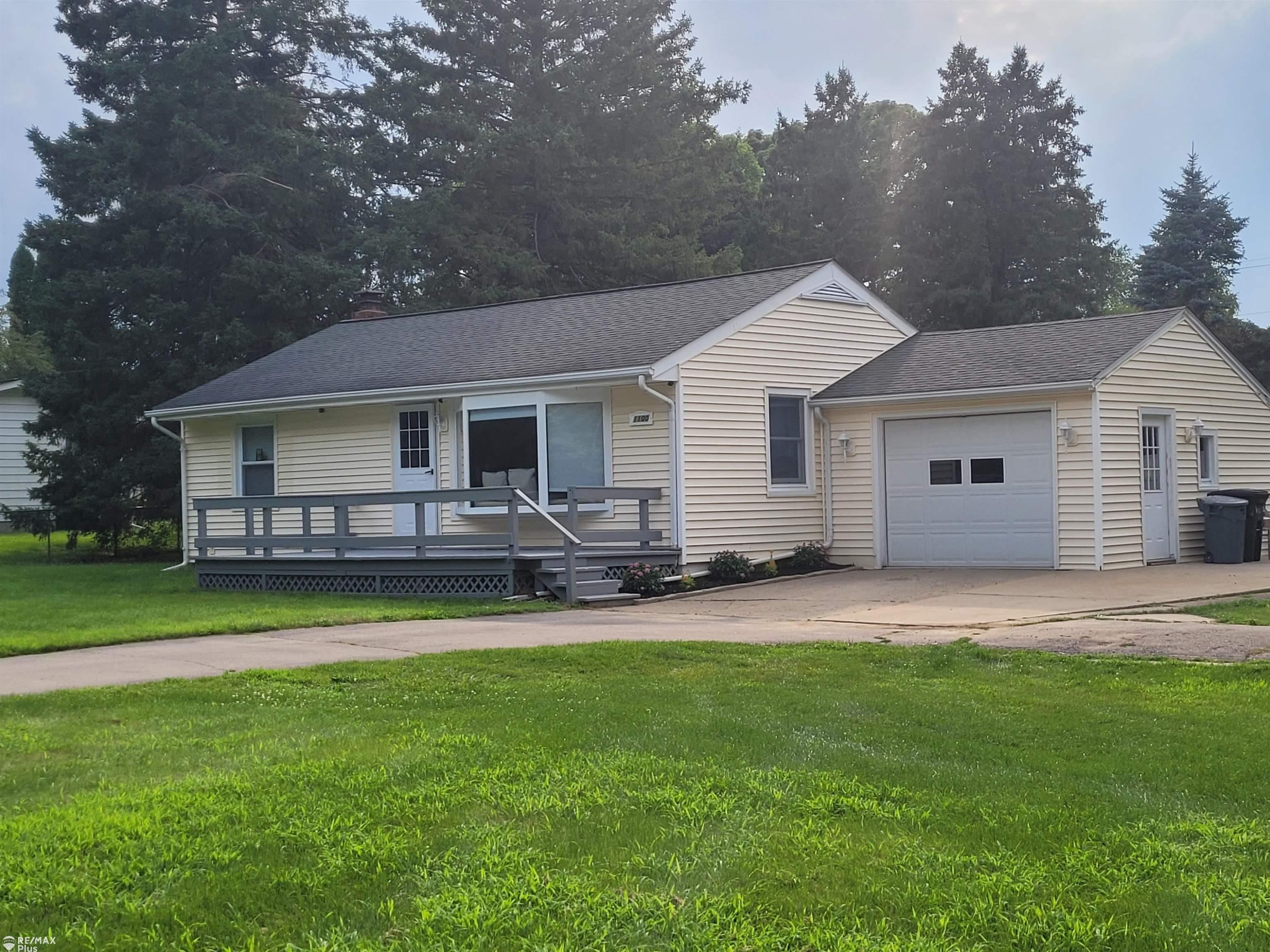 1100 Baldwin, Lapeer, MI 48446 — front exterior