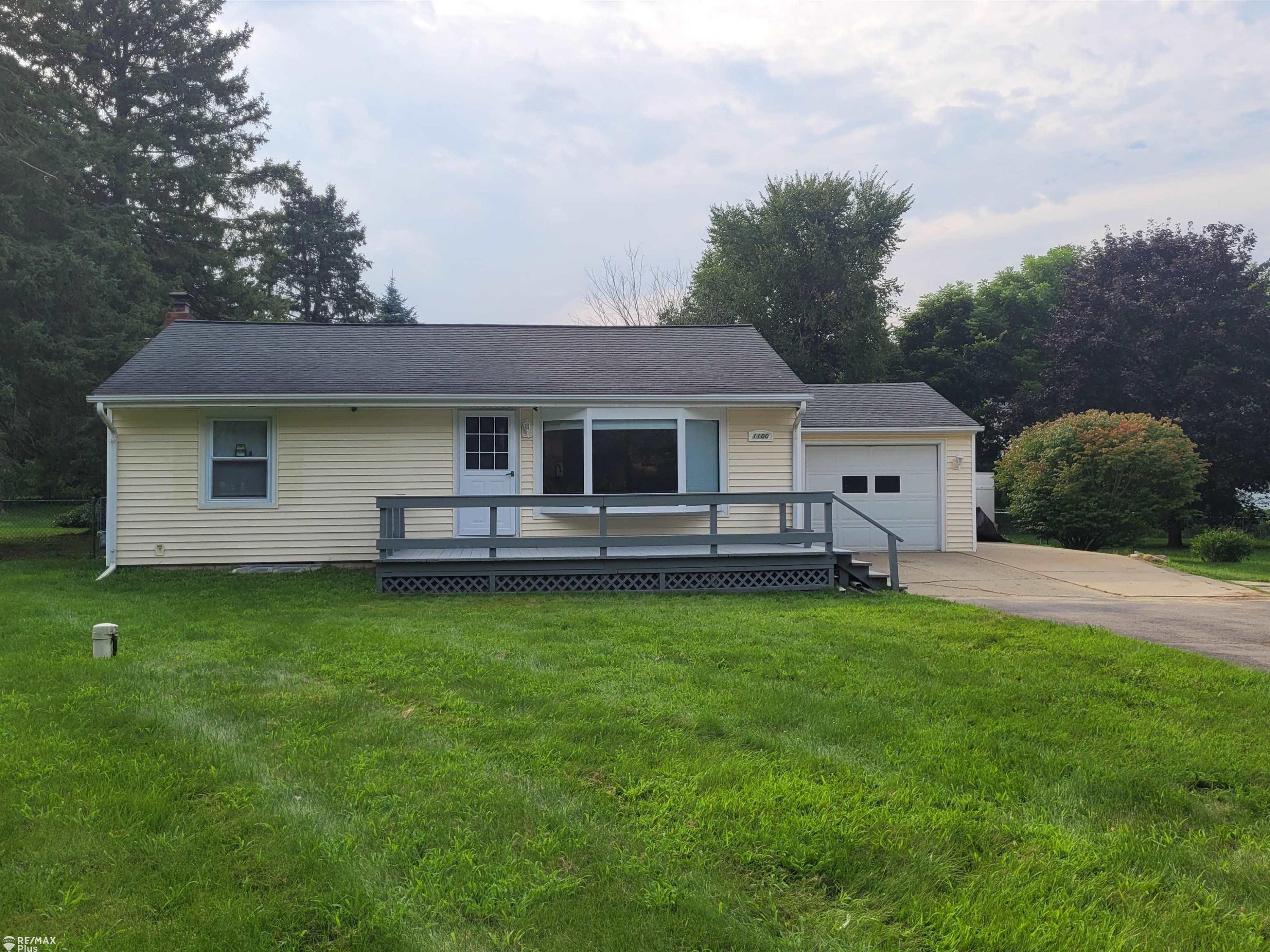 1100 Baldwin, Lapeer, MI 48446 — Photo 2
