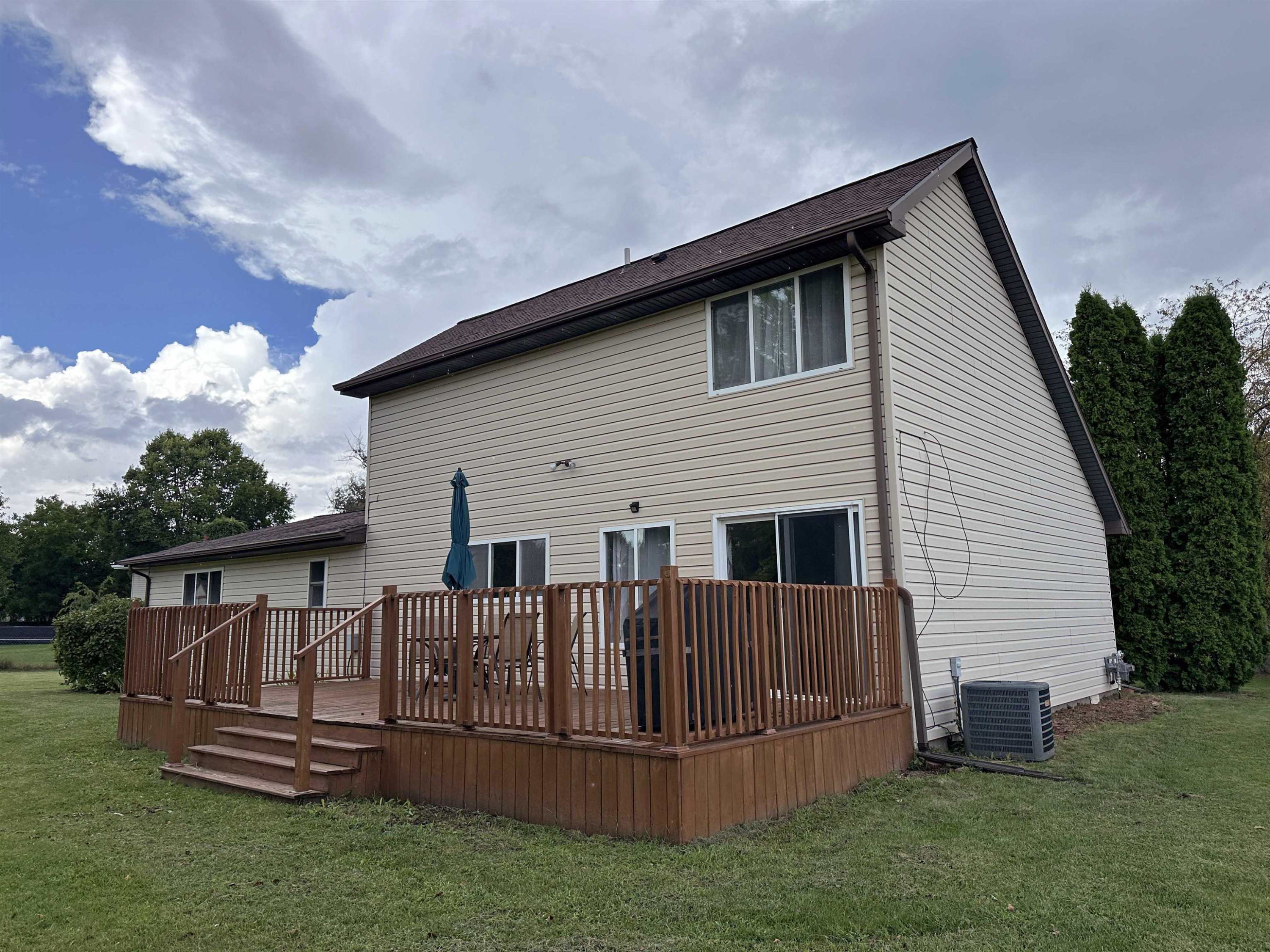 700 Sunflower, Chesaning, MI 48616 — Photo 14