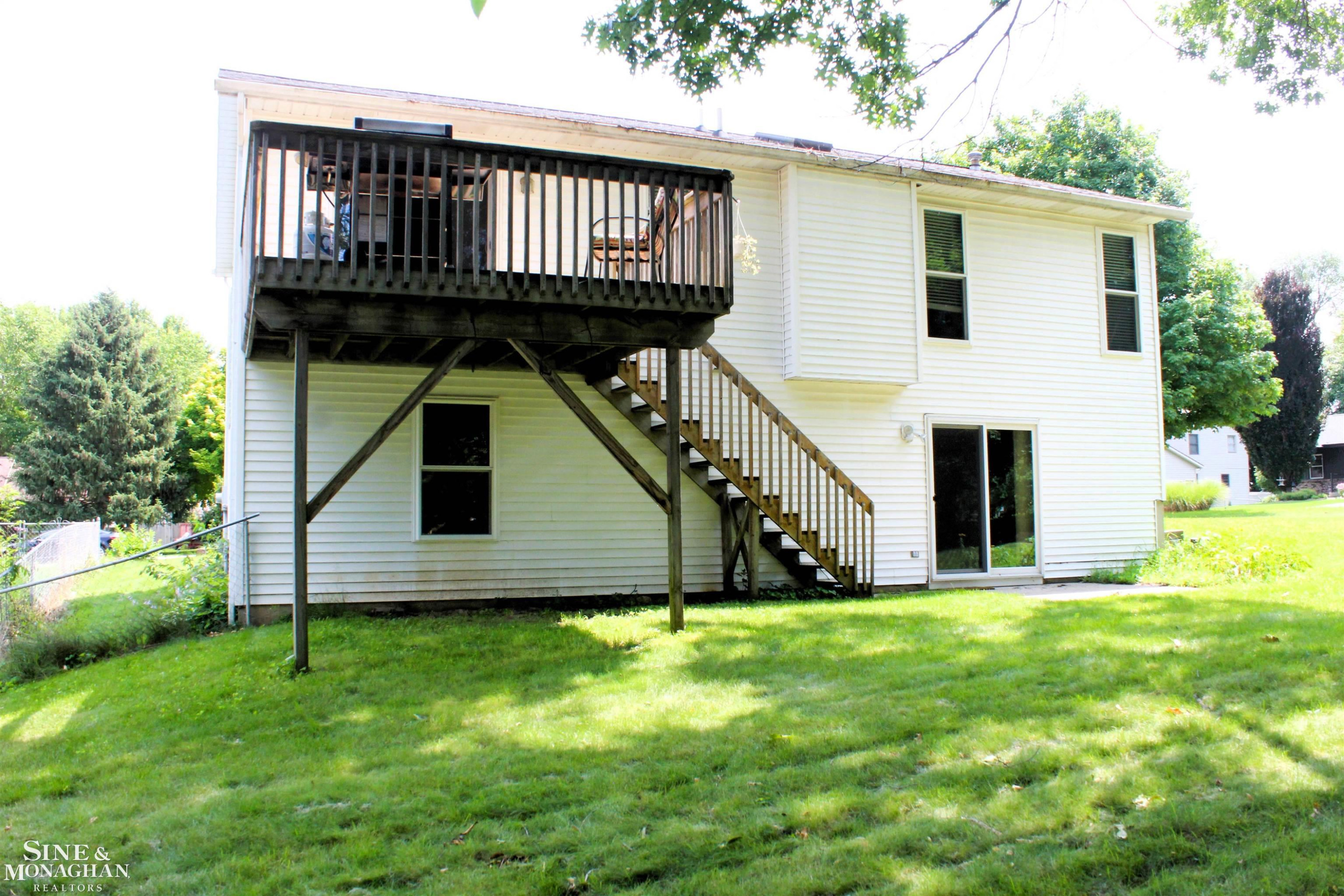 420 Standish Drive, Wayland, MI 49348 — Photo 3