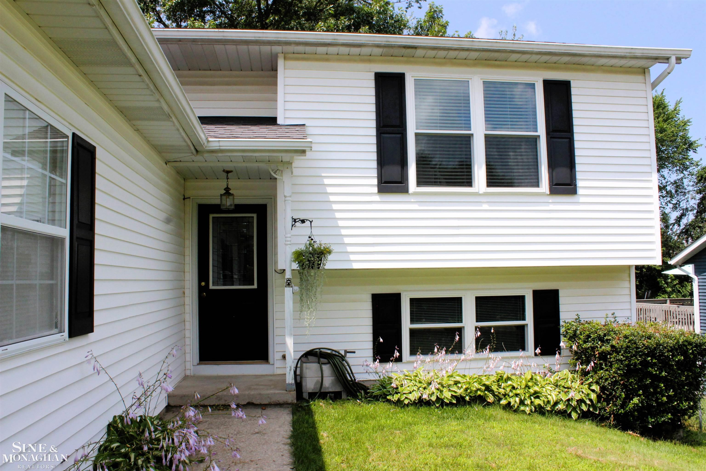 420 Standish Drive, Wayland, MI 49348 — Photo 4