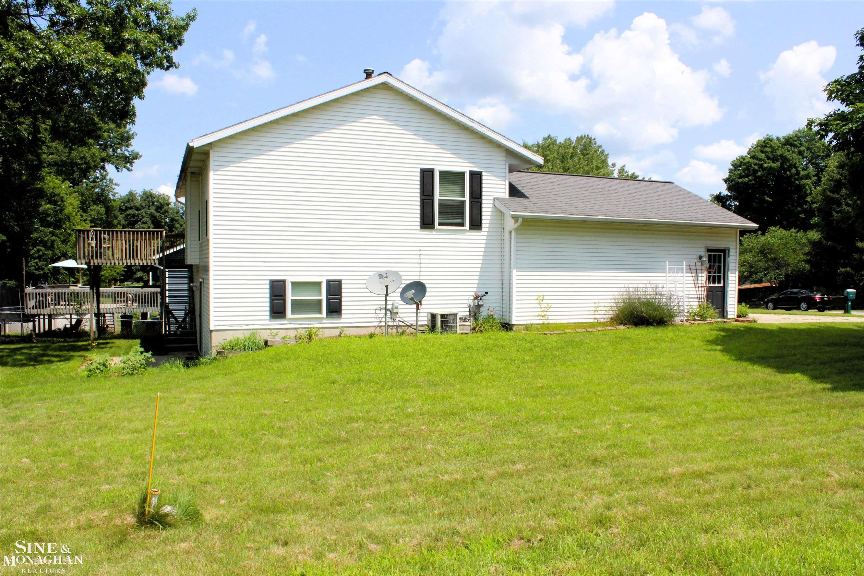 420 Standish Drive, Wayland, MI 49348 — Photo 35