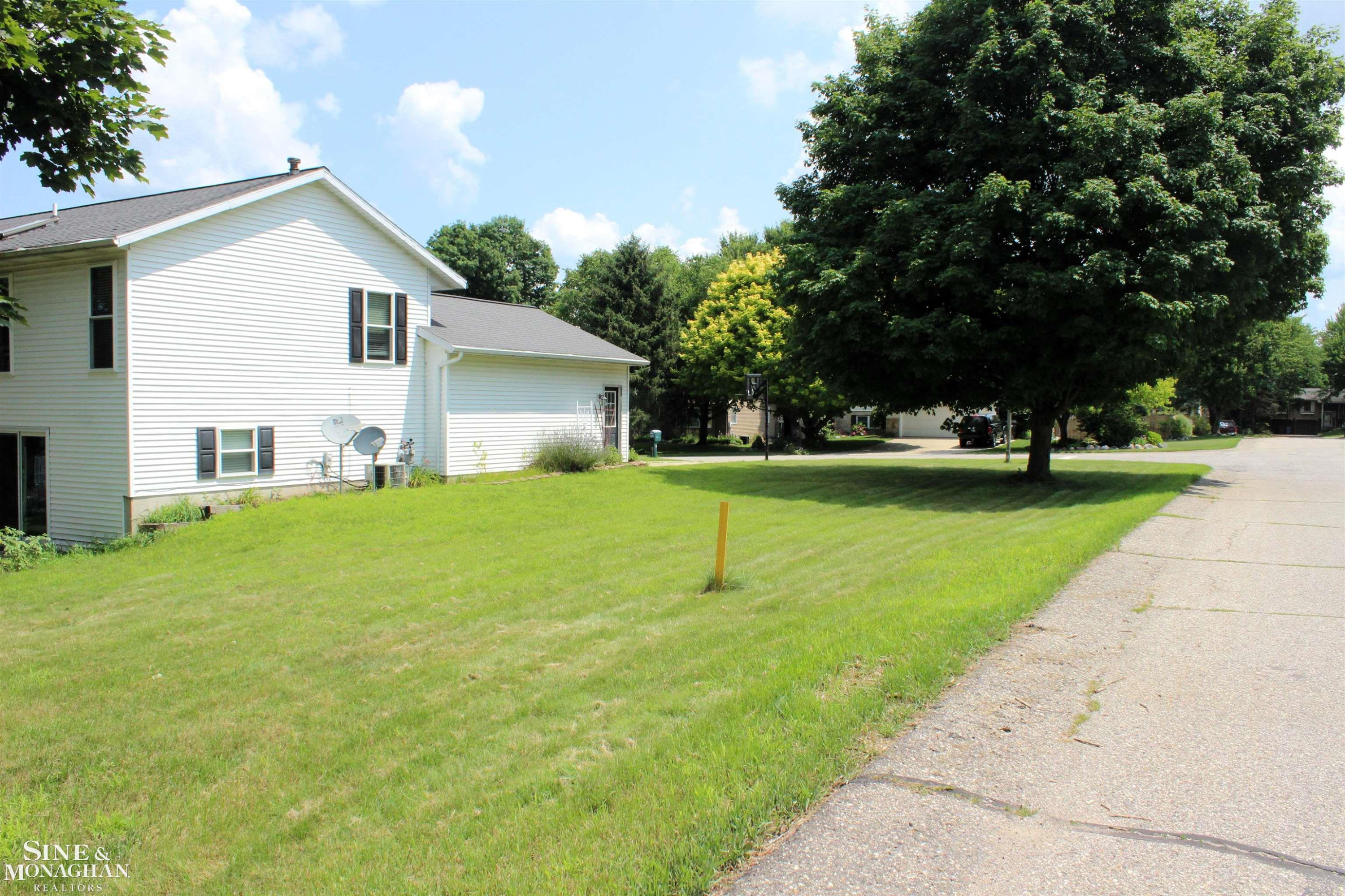420 Standish Drive, Wayland, MI 49348 — Photo 36