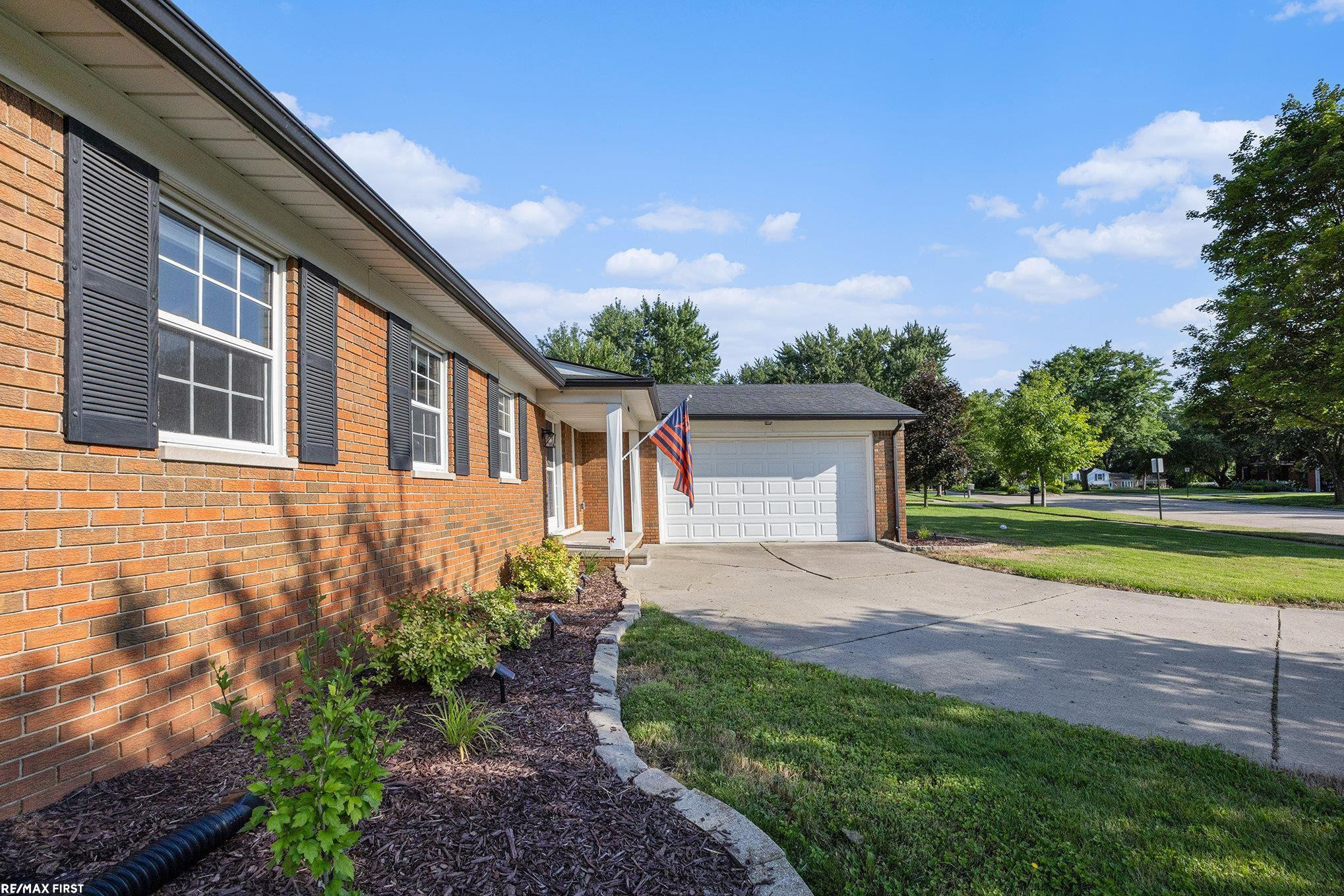 4036 Wentworth Drive, Troy, MI 48098 — Photo 28