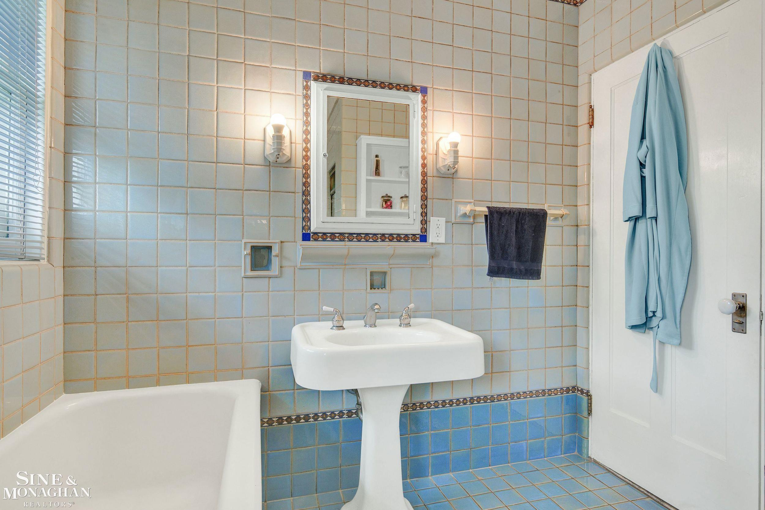 565 W Grand Boulevard, Detroit, MI 48216 — Photo 29