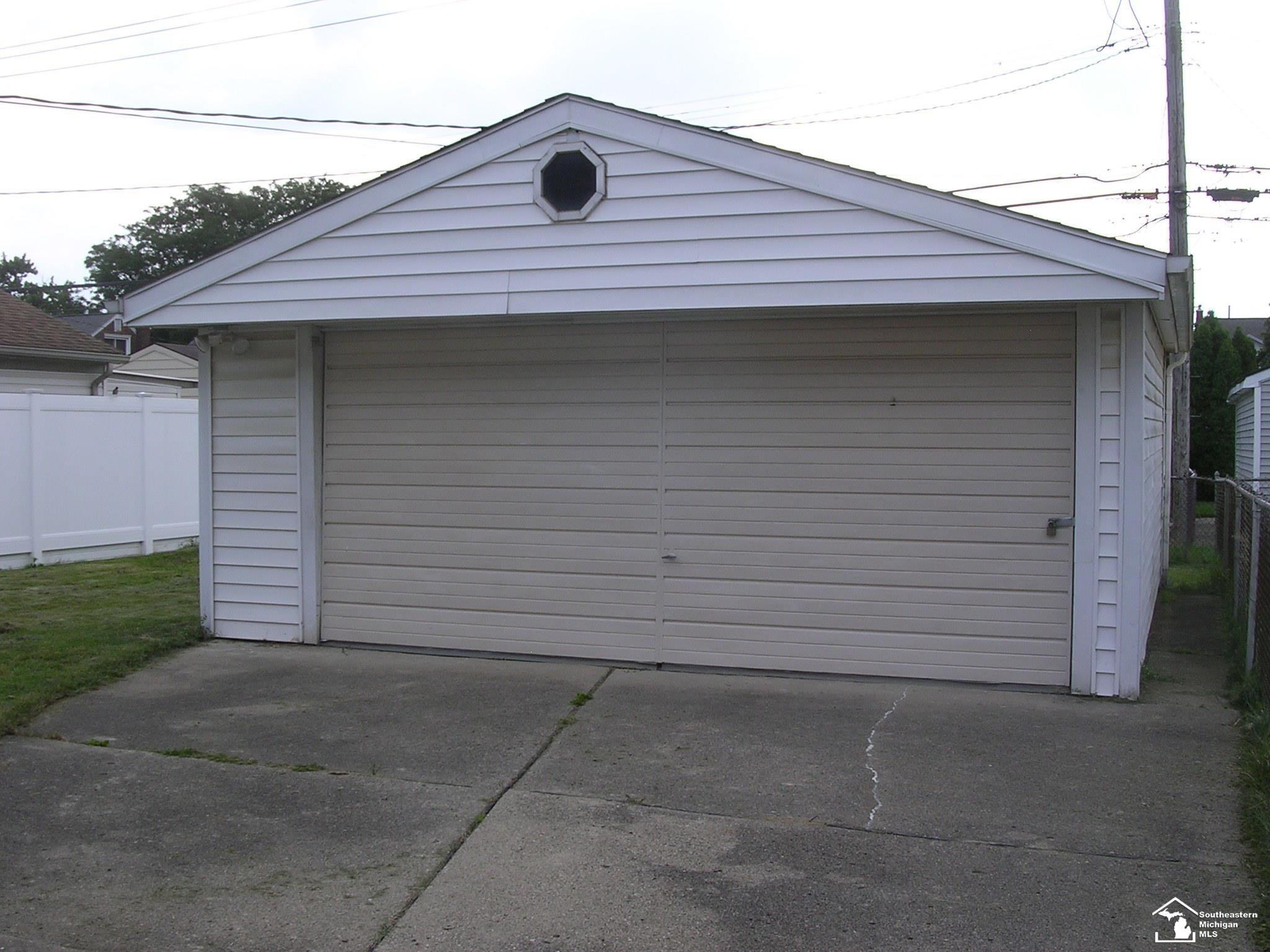 9856 Park, Allen Park, MI 48101 — Photo 2