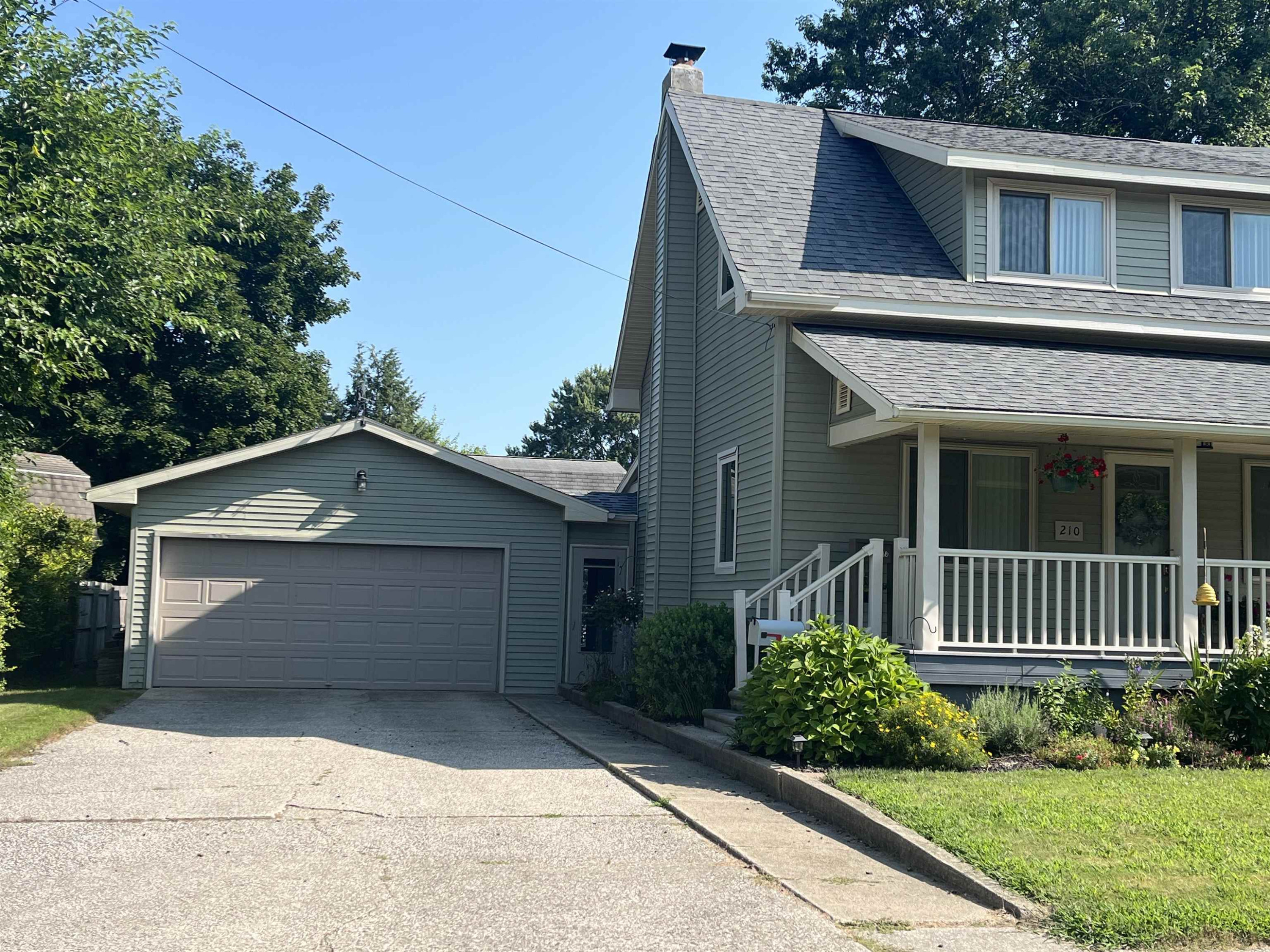 210 Mason, Chesaning, MI 48616 — Photo 3