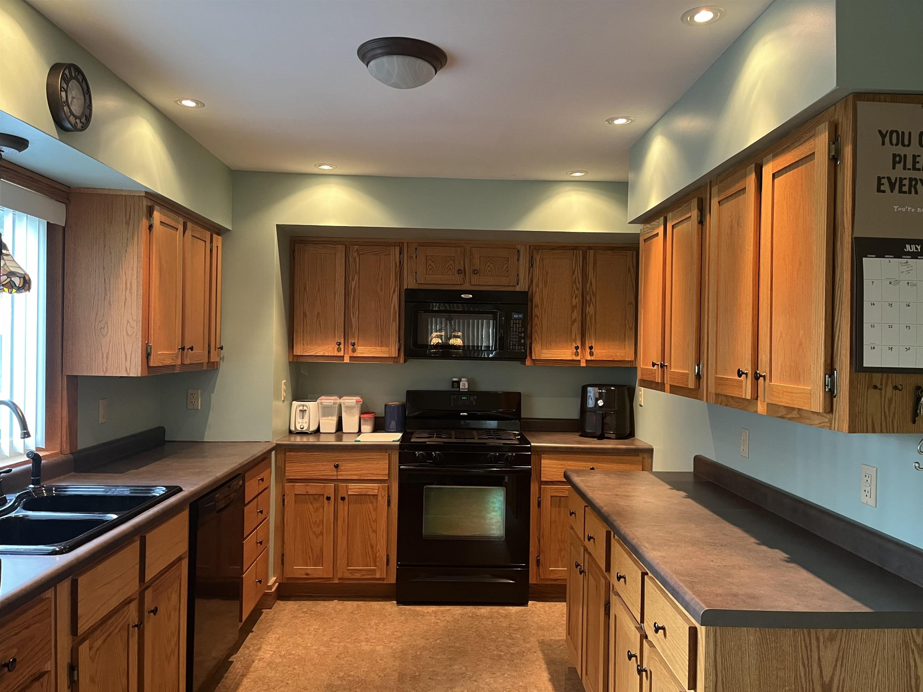 210 Mason, Chesaning, MI 48616 — Photo 9