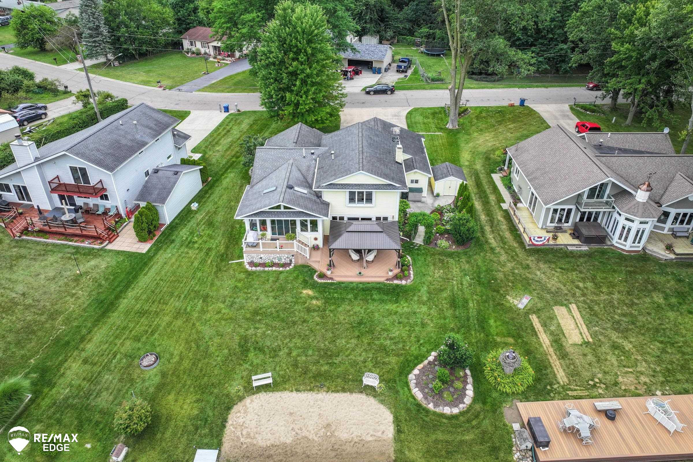 946 Holly Bush, Holly, MI 48442 — Photo 33