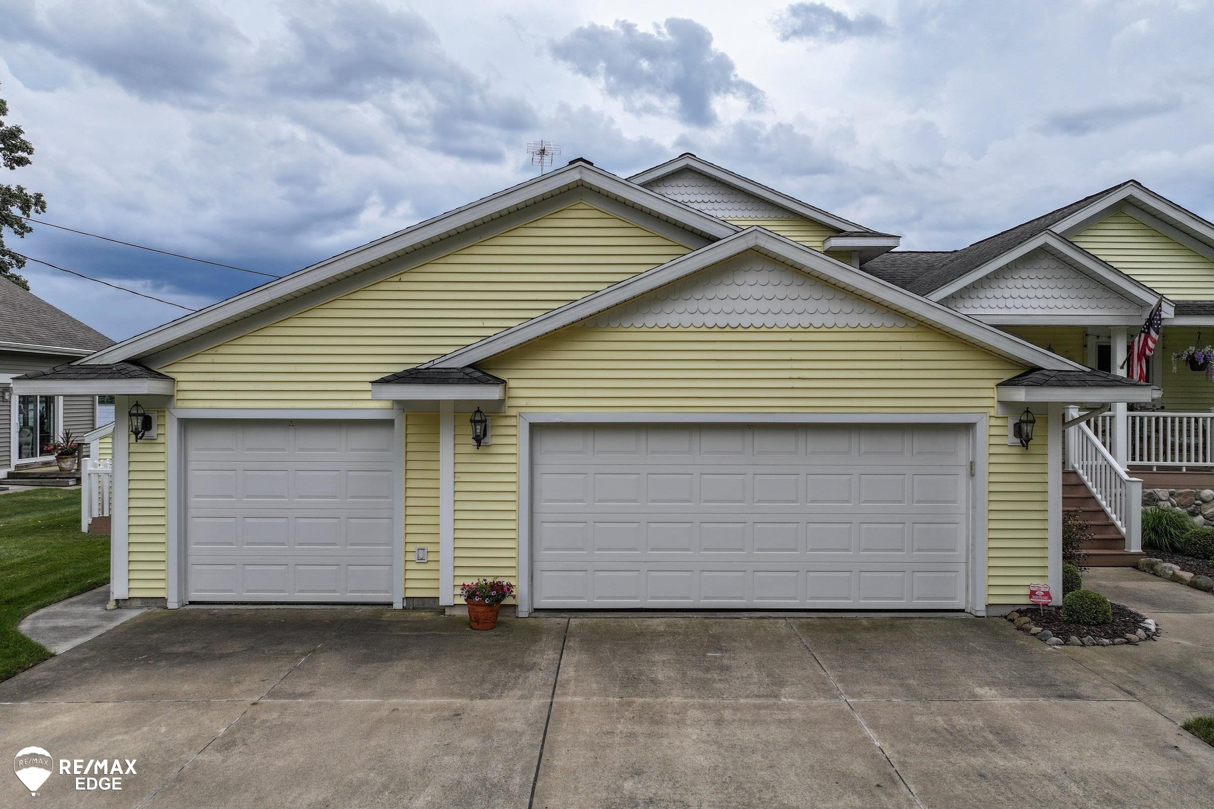 946 Holly Bush, Holly, MI 48442 — Photo 43