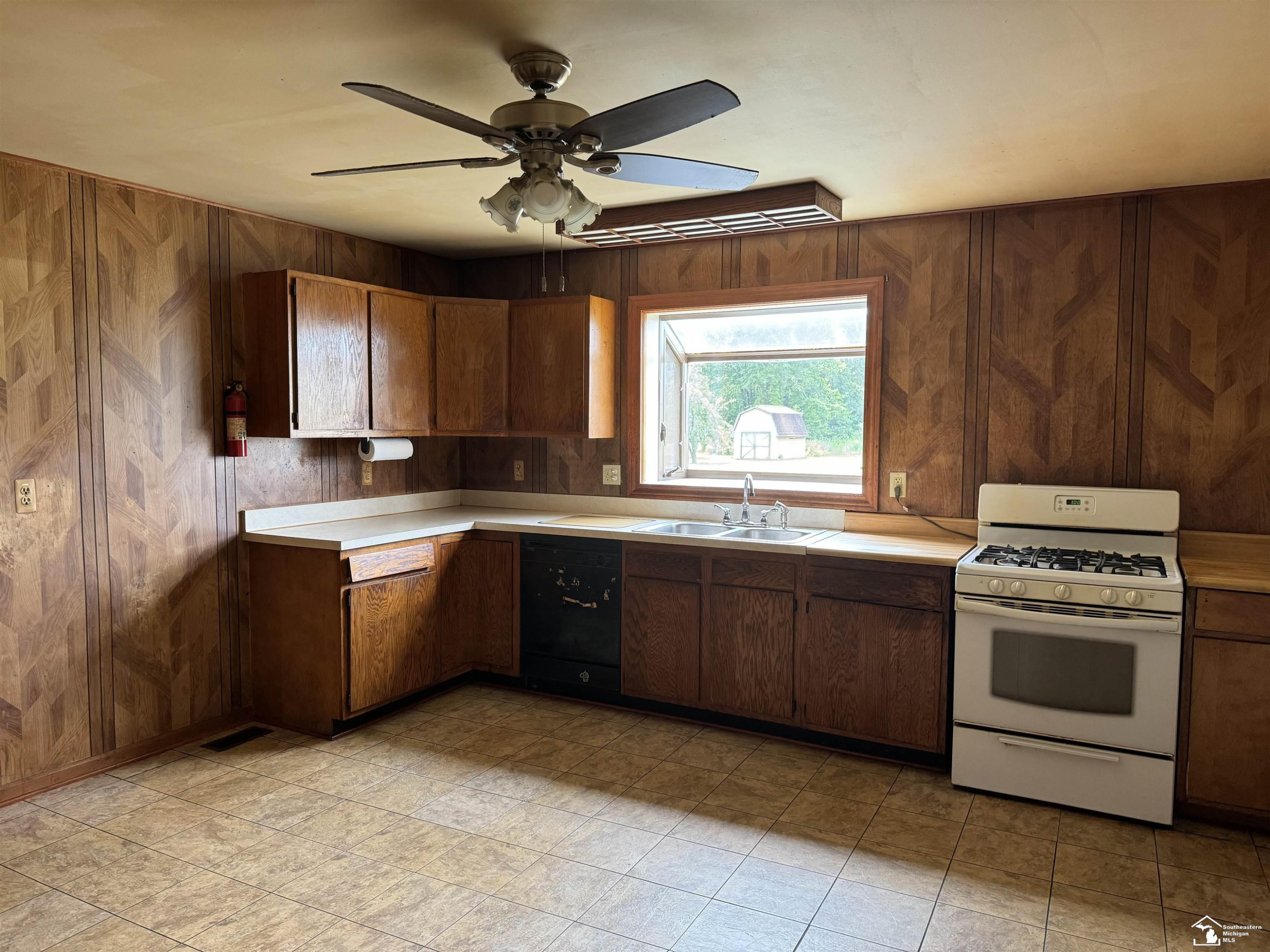 13857 Sumpter, Carleton, MI 48117 — Photo 7