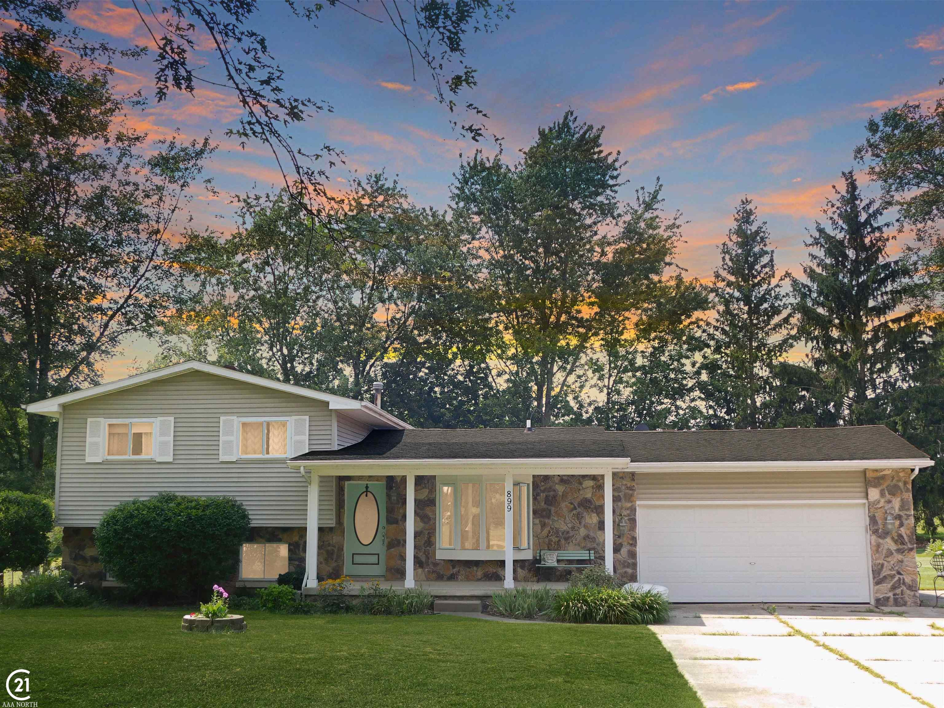 899 Mary Drive, Lapeer, MI 48446 — front exterior