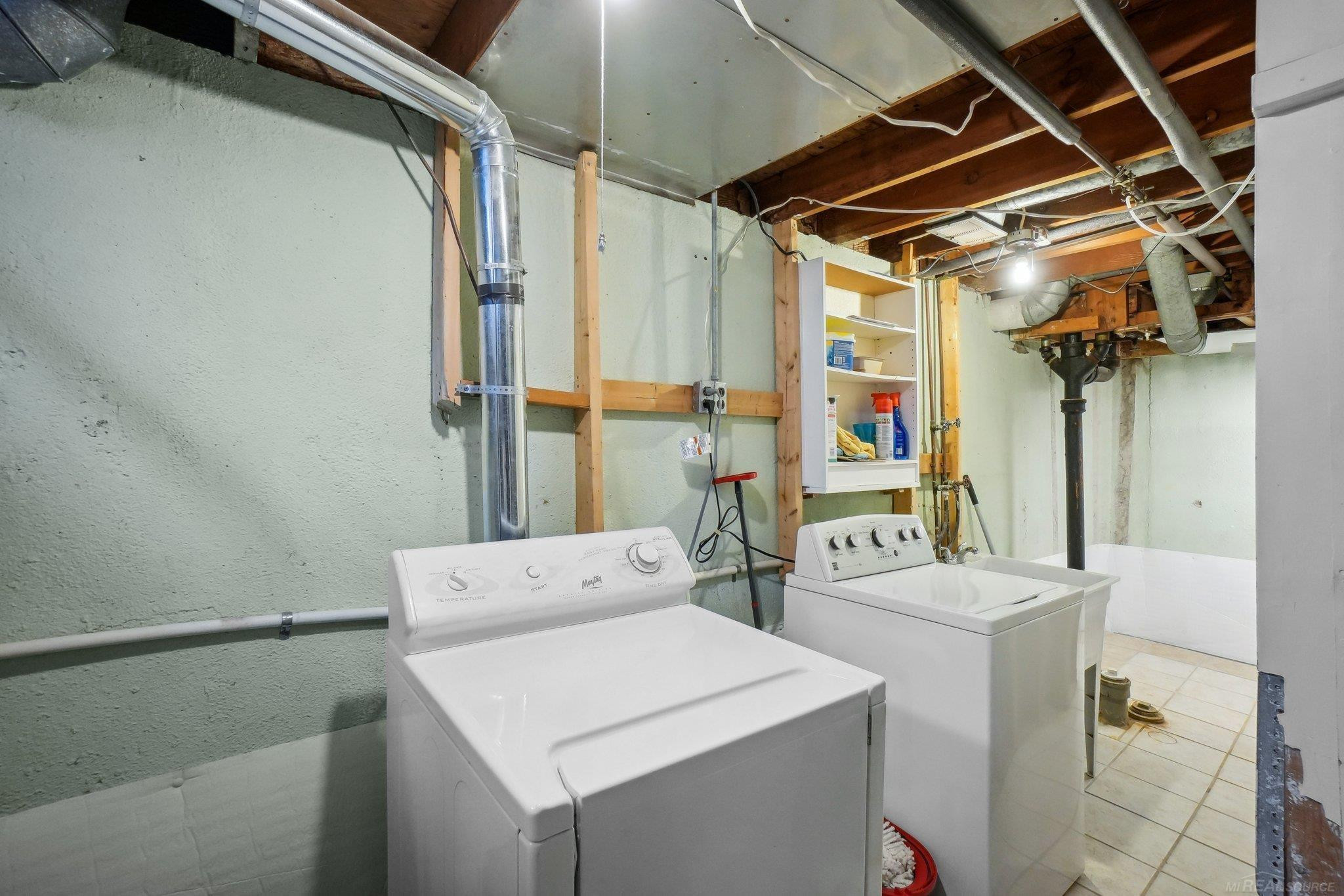 8183 Holly Drive, Canton, MI 48187 — Photo 32