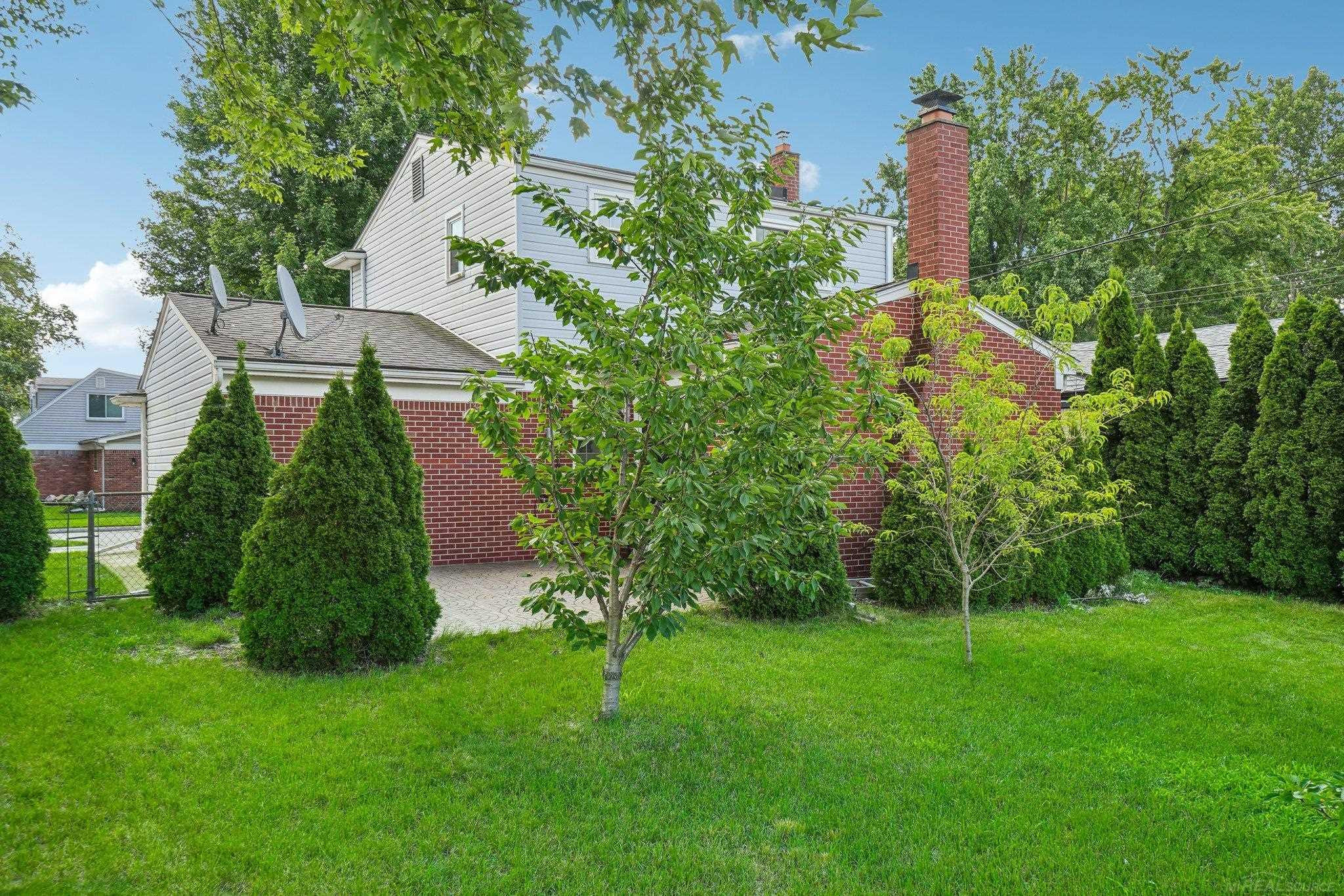 8183 Holly Drive, Canton, MI 48187 — Photo 35
