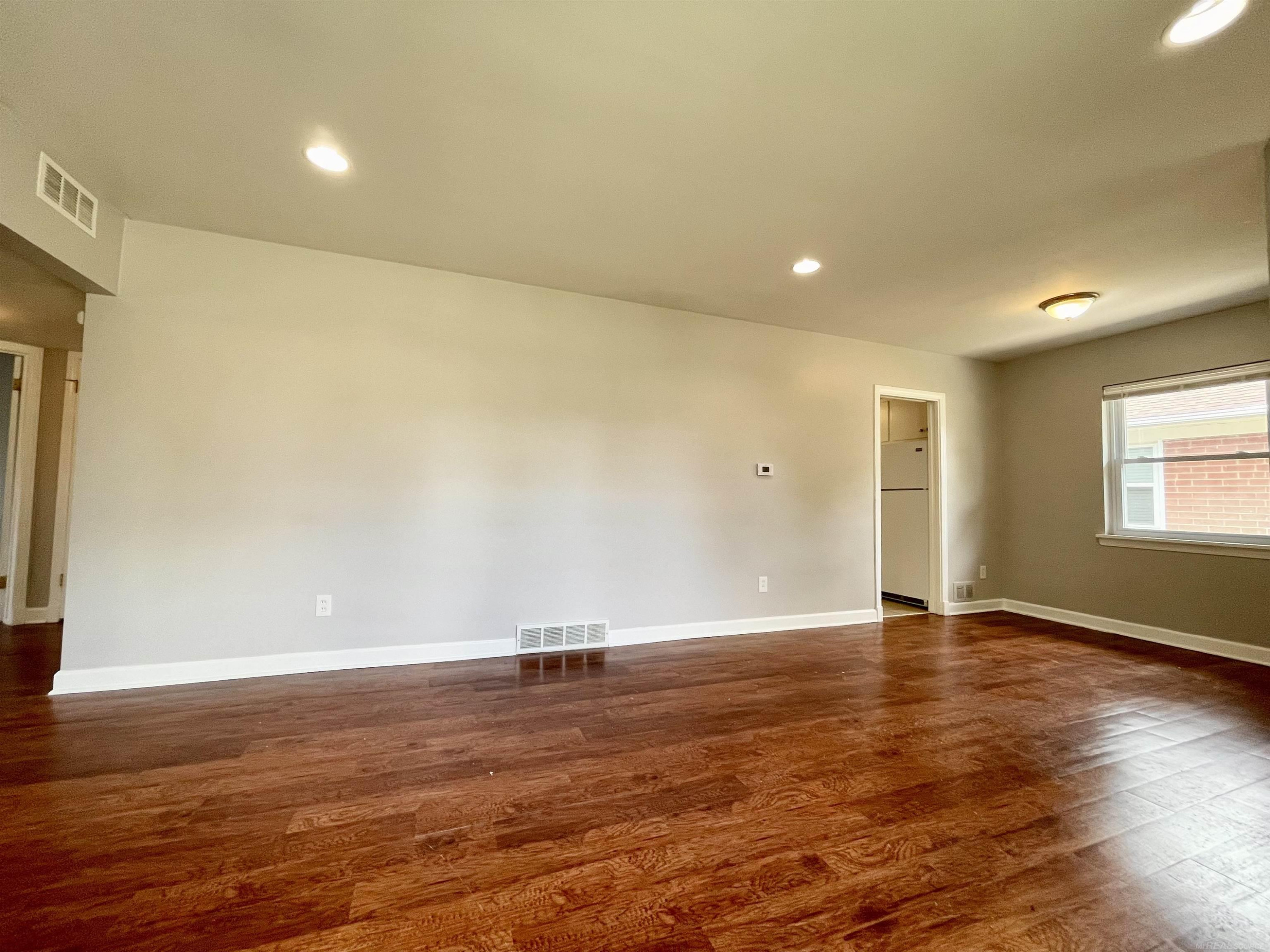 1126 E Hudson Street, MI 48071 — Photo 5
