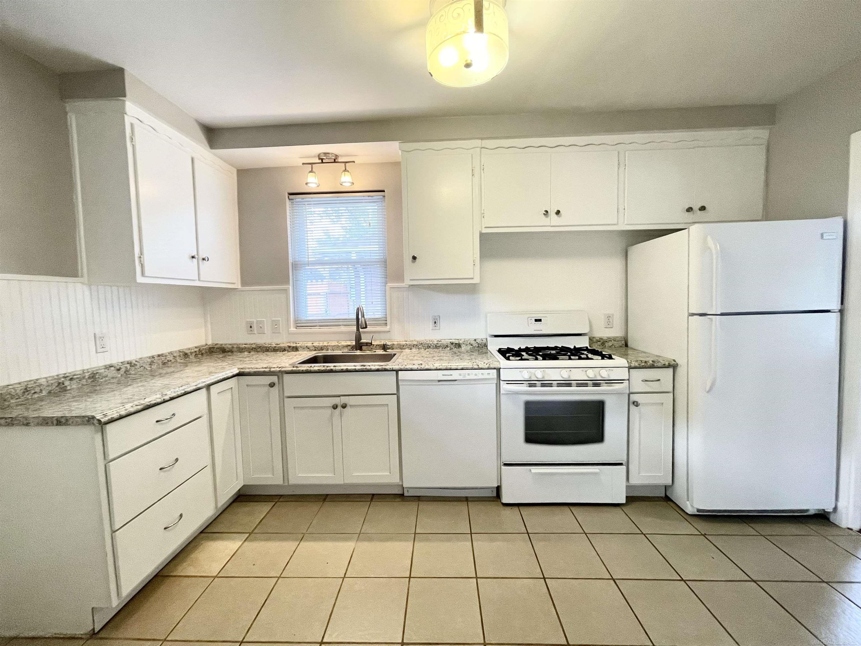 1126 E Hudson Street, MI 48071 — Photo 6