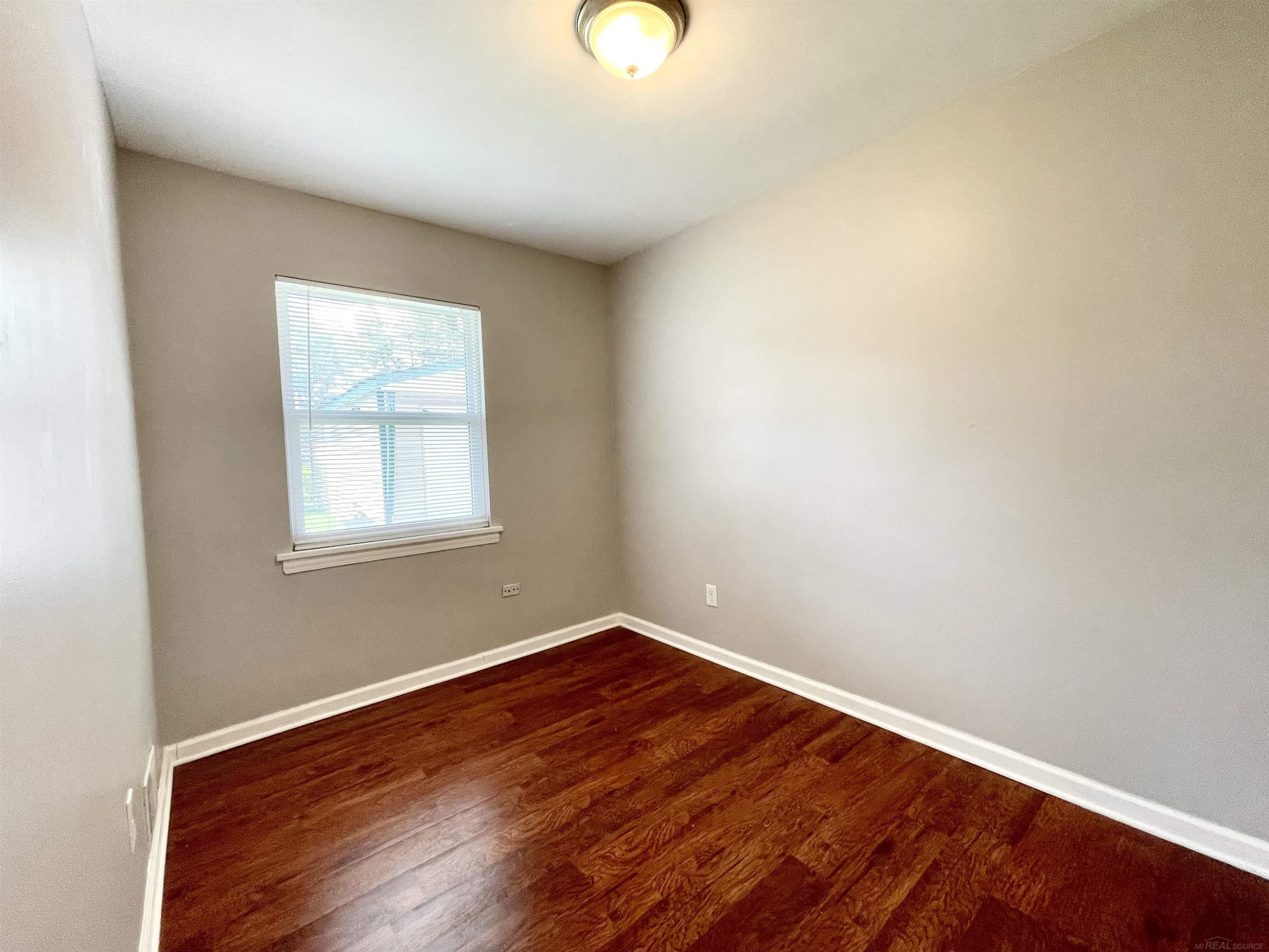 1126 E Hudson Street, MI 48071 — Photo 13