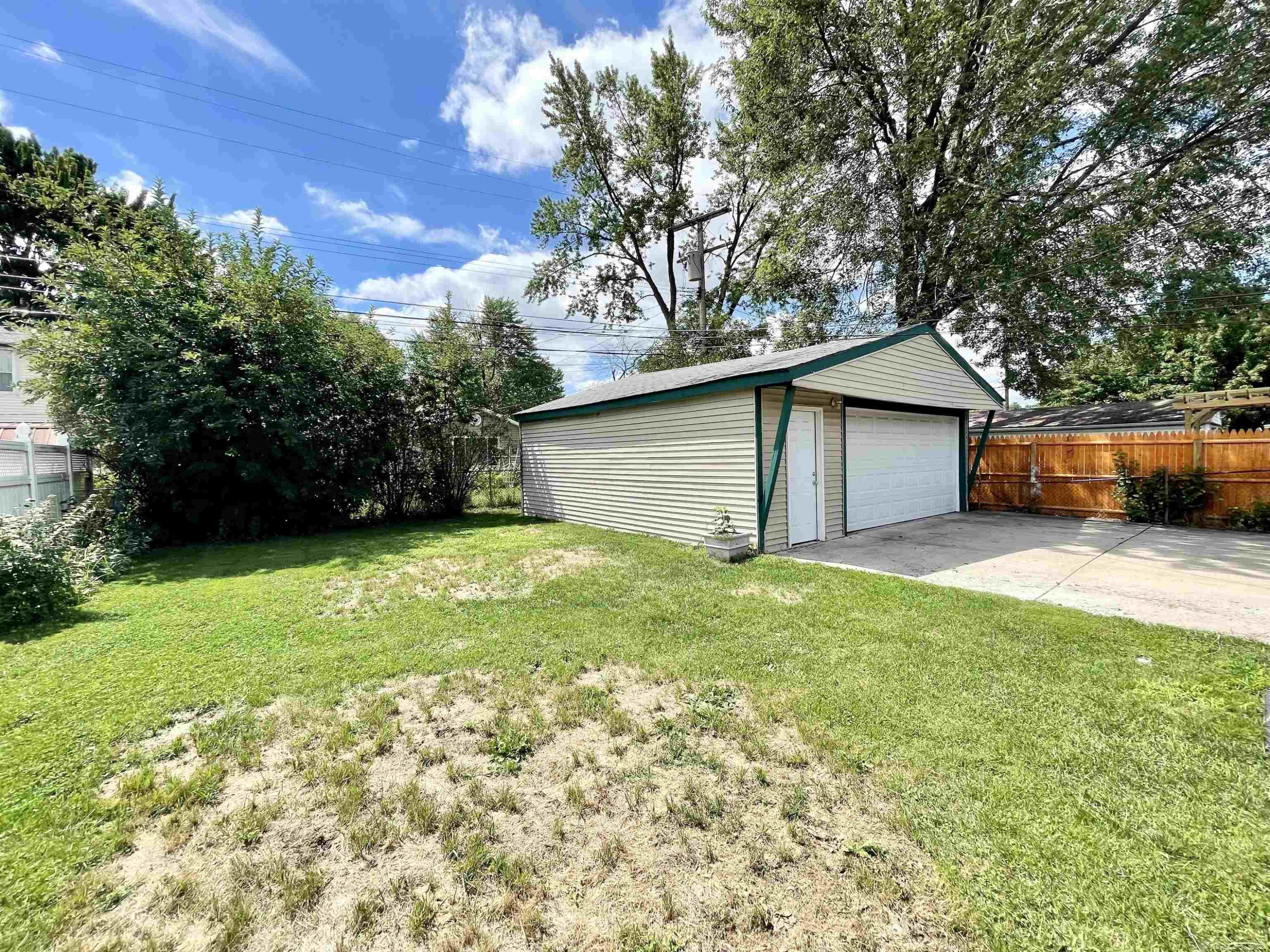 1126 E Hudson Street, MI 48071 — Photo 21