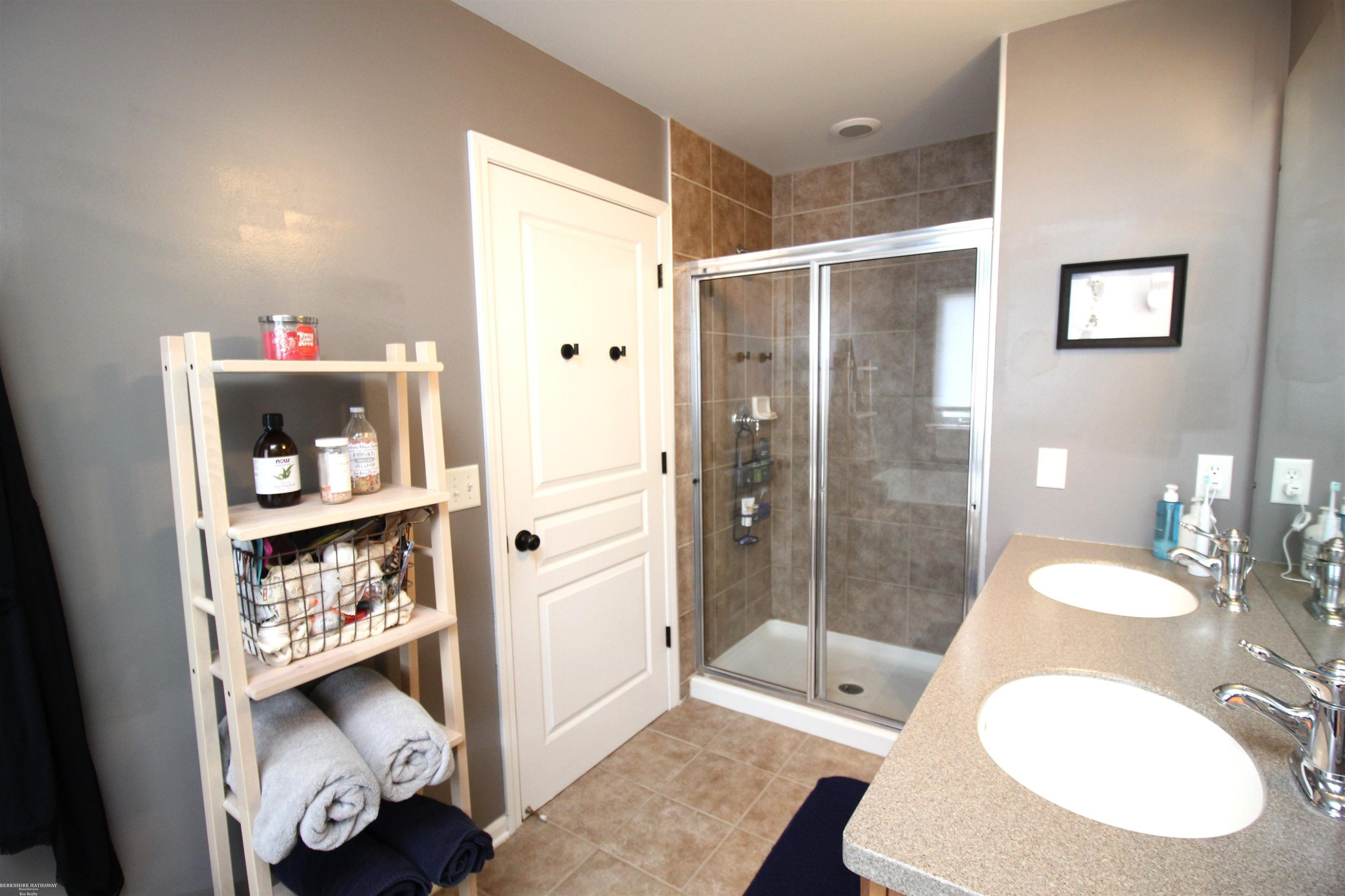 9035 Parkland Drive, Ypsilanti, MI 48197 — Photo 18