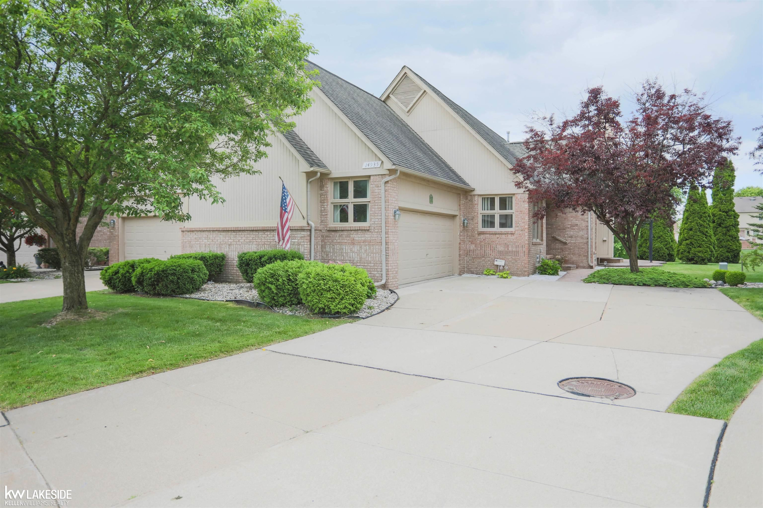 14935 Stoney Brook, Utica, MI 48315 — front exterior