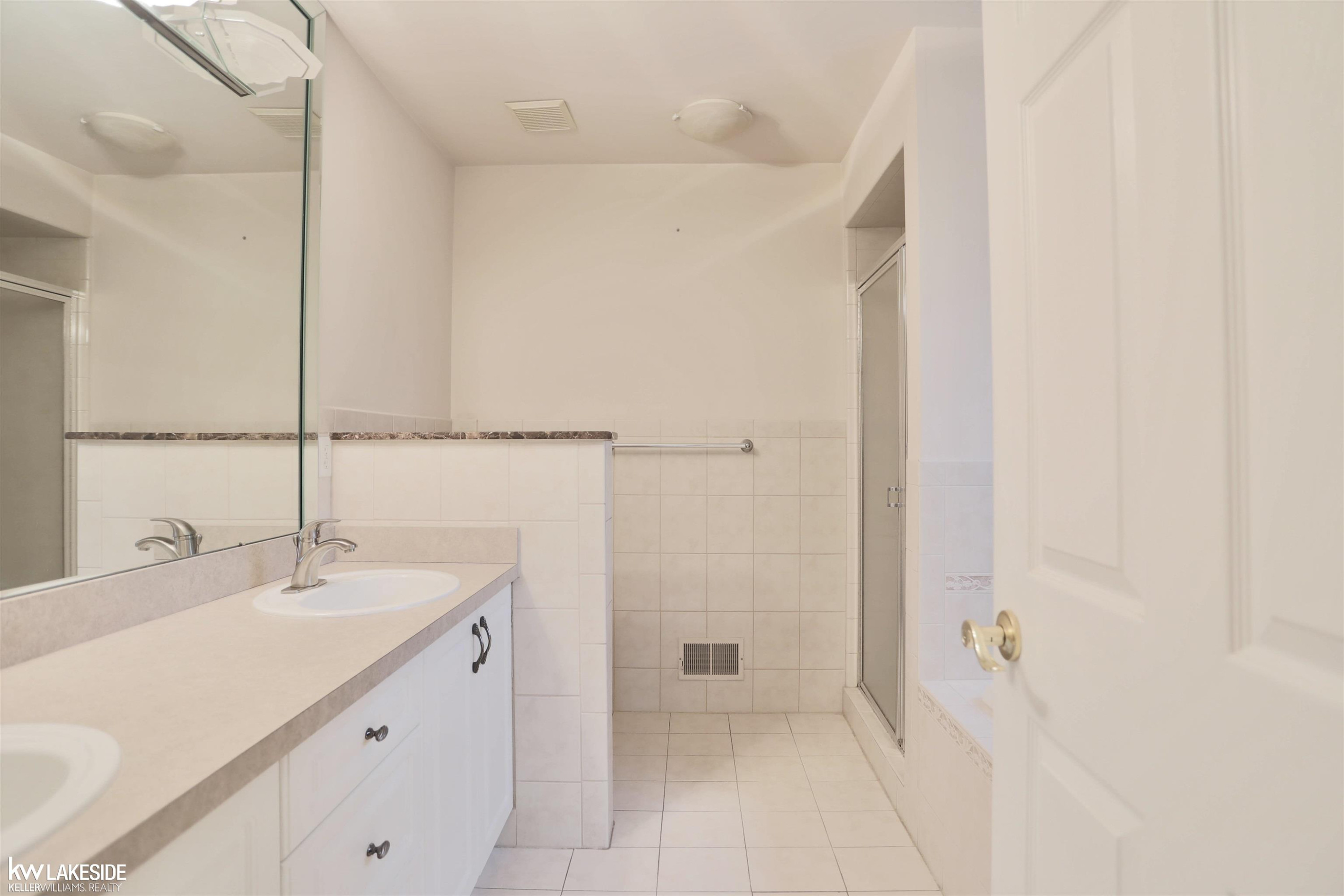 14935 Stoney Brook, Utica, MI 48315 — Photo 32