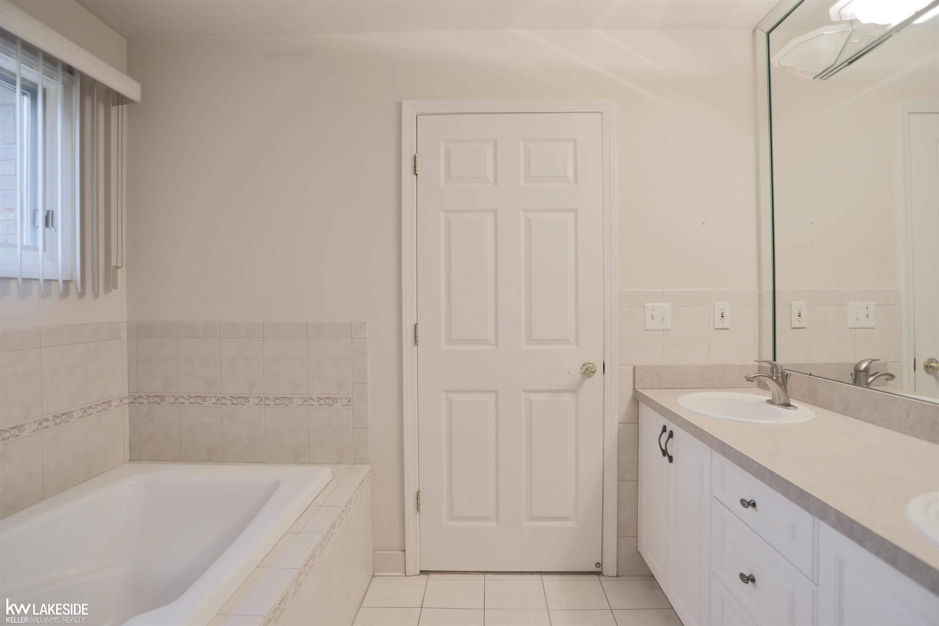 14935 Stoney Brook, Utica, MI 48315 — Photo 36