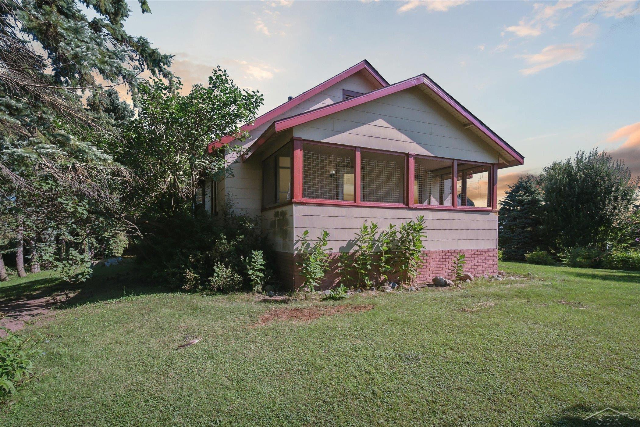 15940 LAKEFIELD Road, Hemlock, MI 48626 — front exterior
