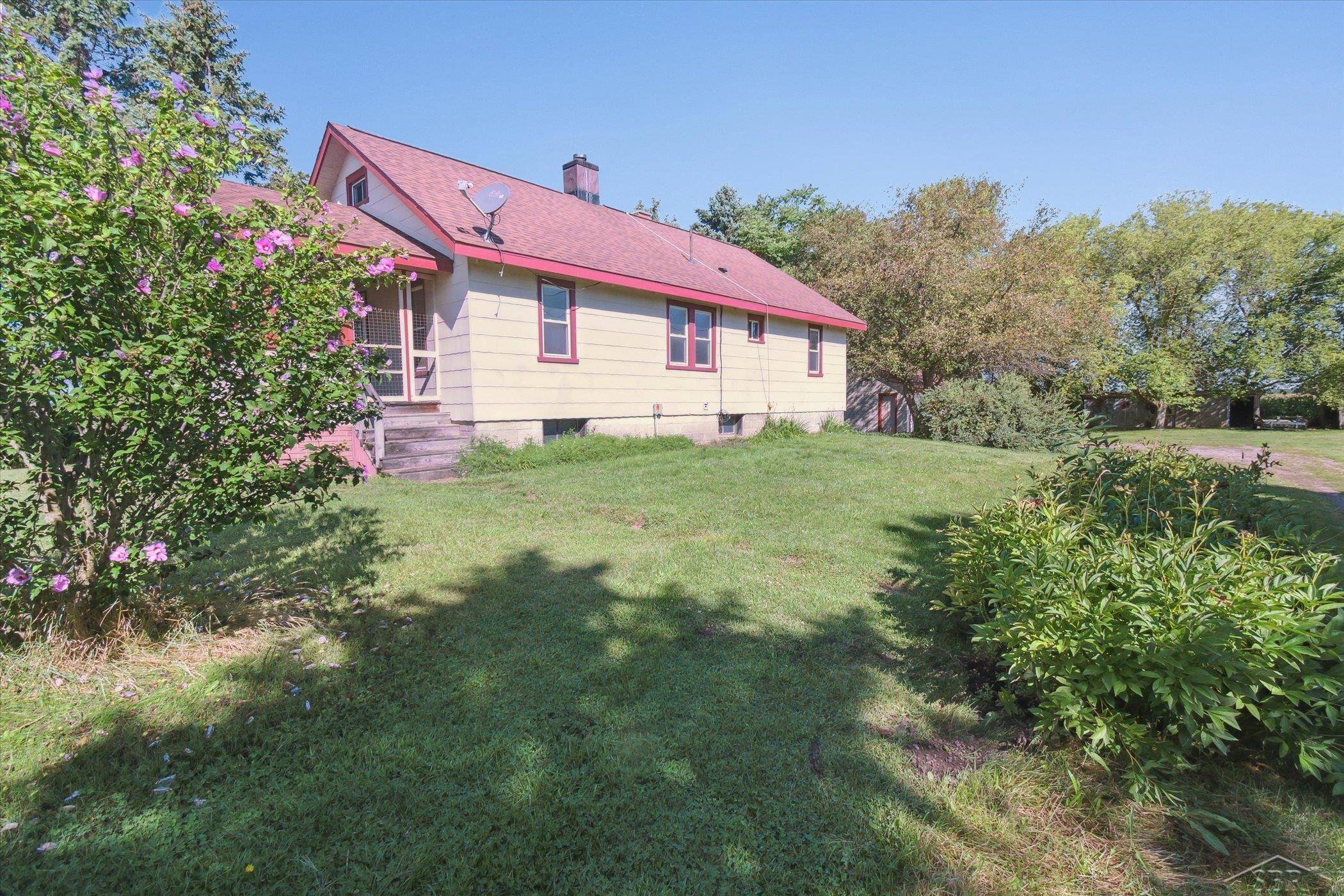 15940 LAKEFIELD Road, Hemlock, MI 48626 — Photo 4