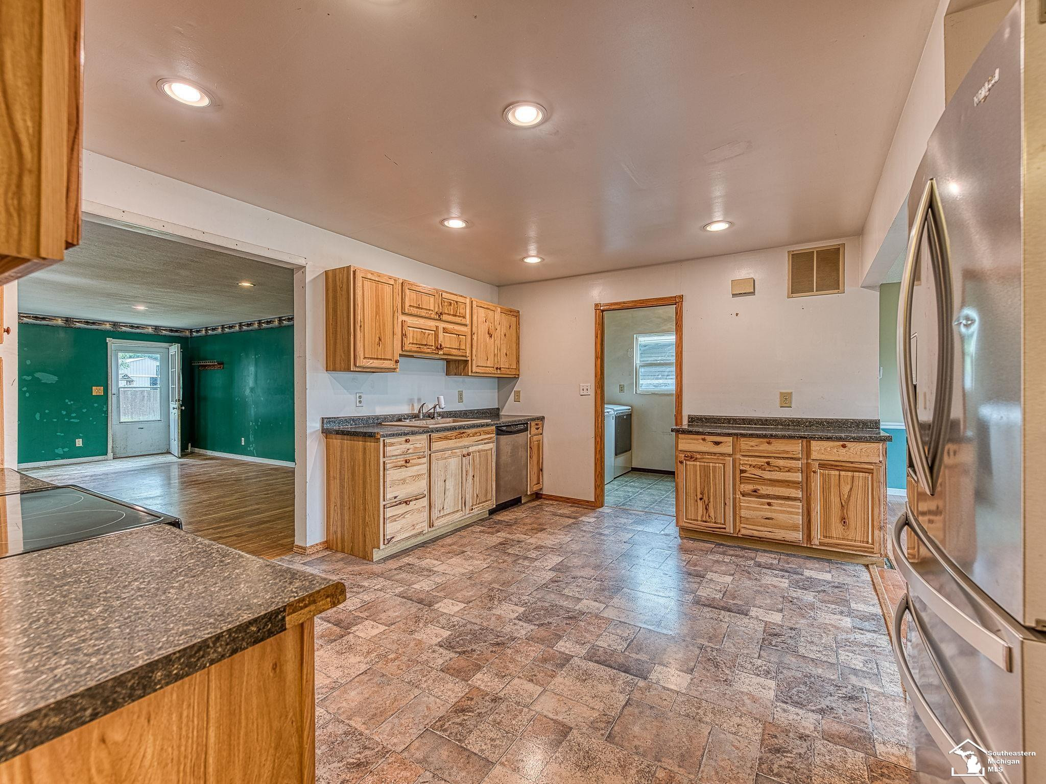 9583 Exeter, Carleton, MI 48117 — Photo 7