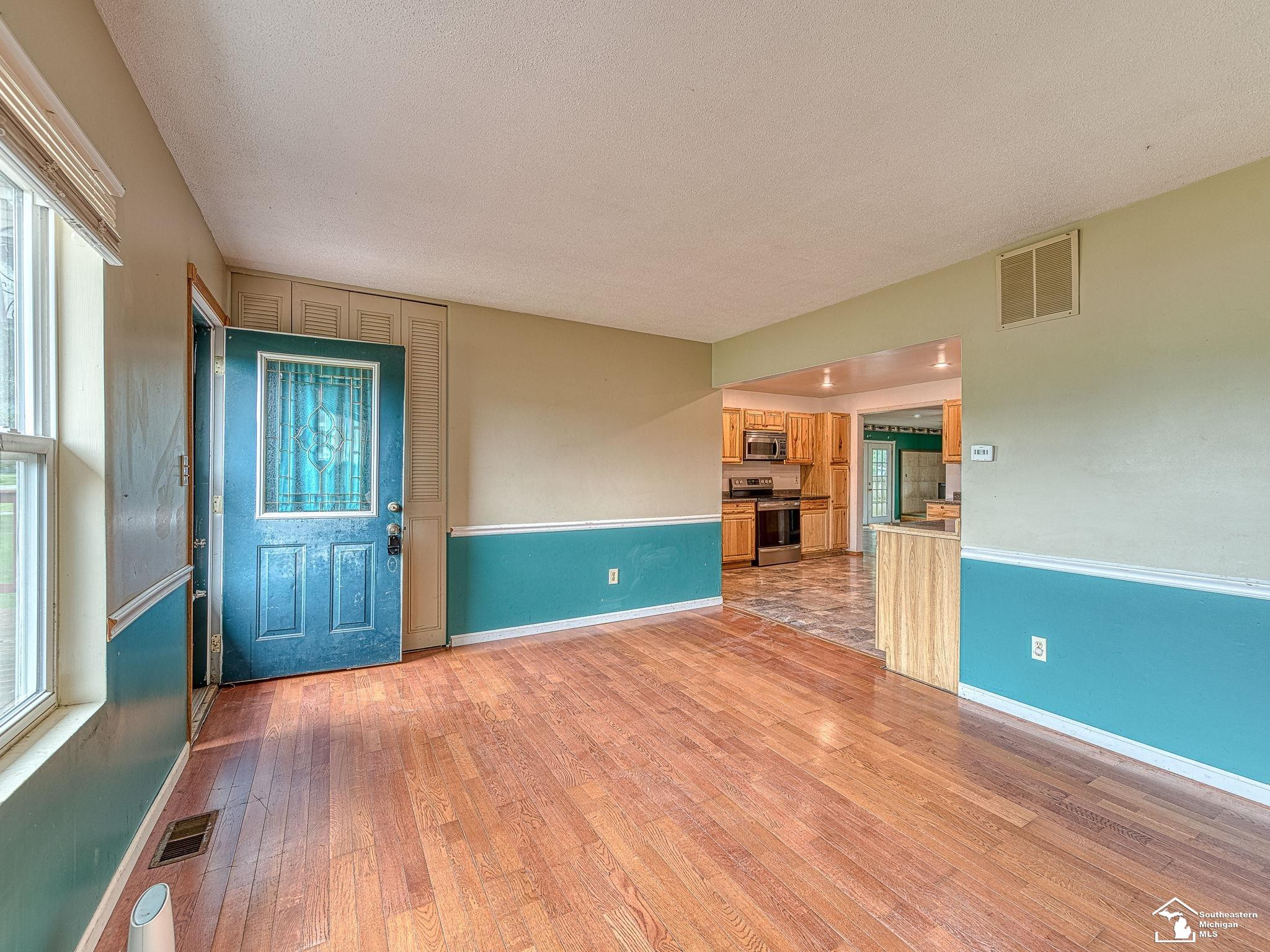 9583 Exeter, Carleton, MI 48117 — Photo 11