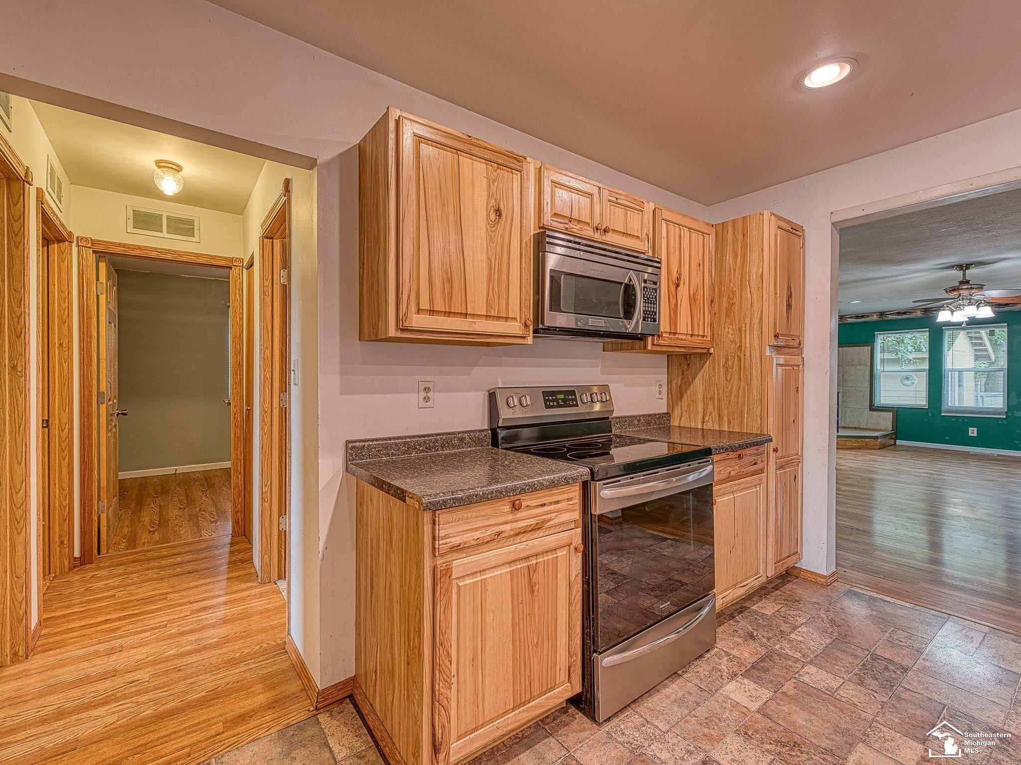 9583 Exeter, Carleton, MI 48117 — Photo 13