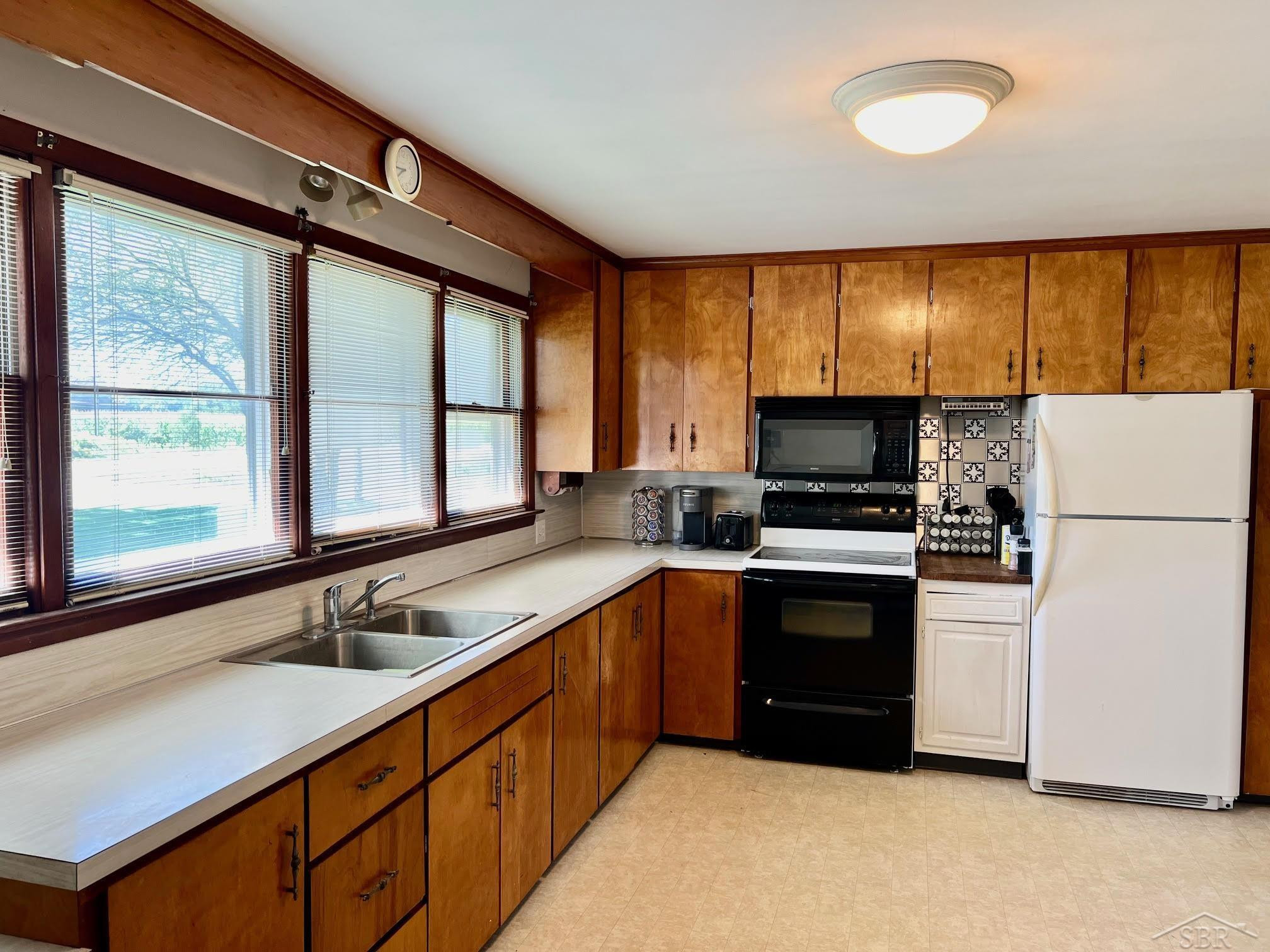 15240 W Townline Road, Saint Charles, MI 48655 — Photo 3