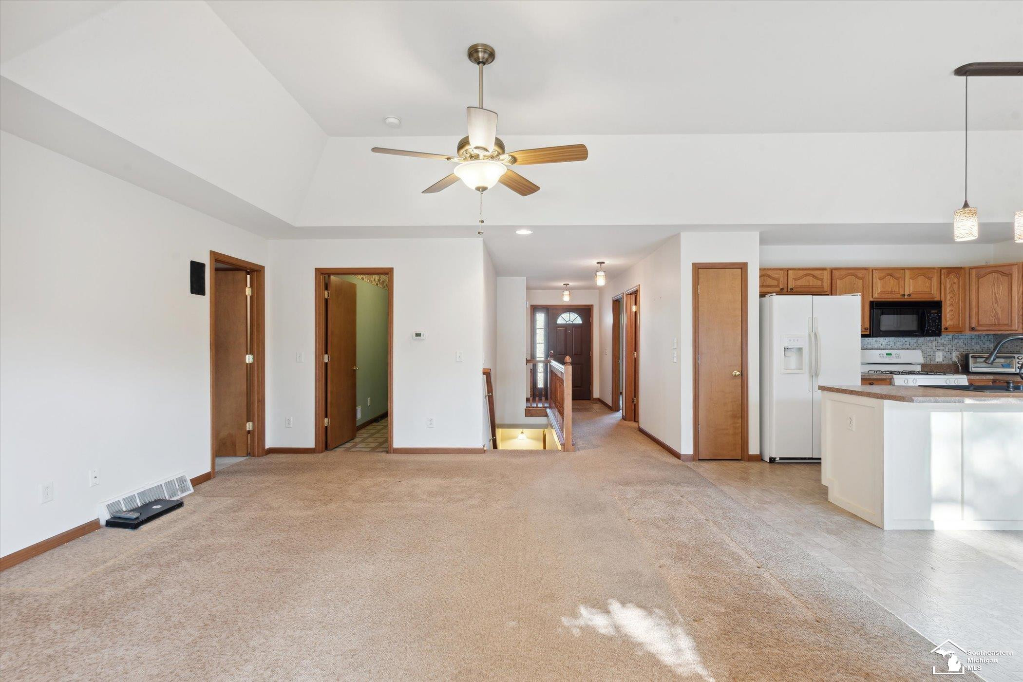 942 Hickory Creek, Temperance, MI 48182 — Photo 9