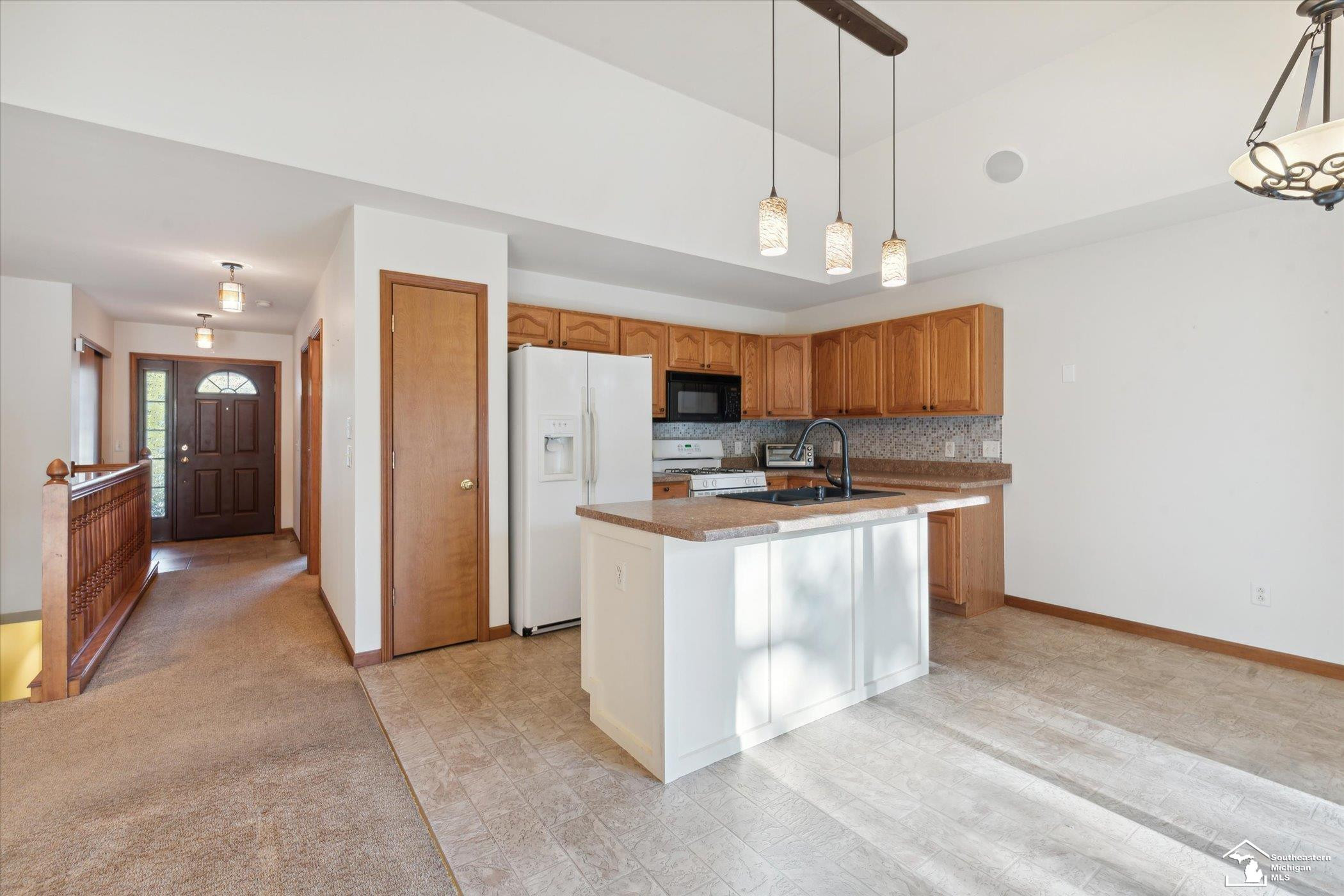 942 Hickory Creek, Temperance, MI 48182 — Photo 12