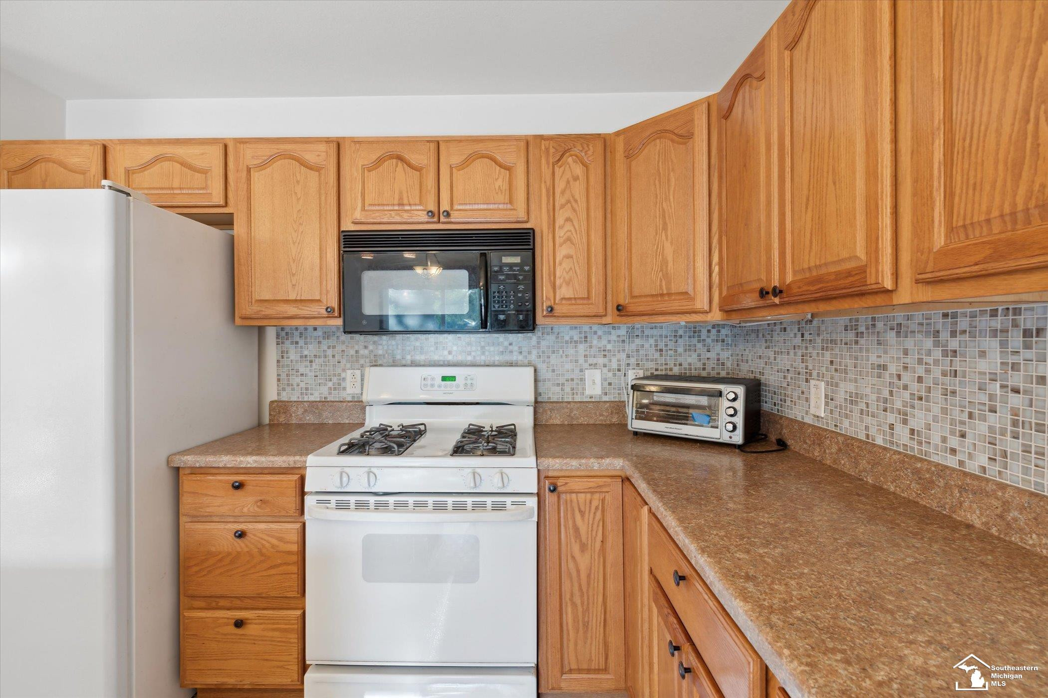 942 Hickory Creek, Temperance, MI 48182 — Photo 14