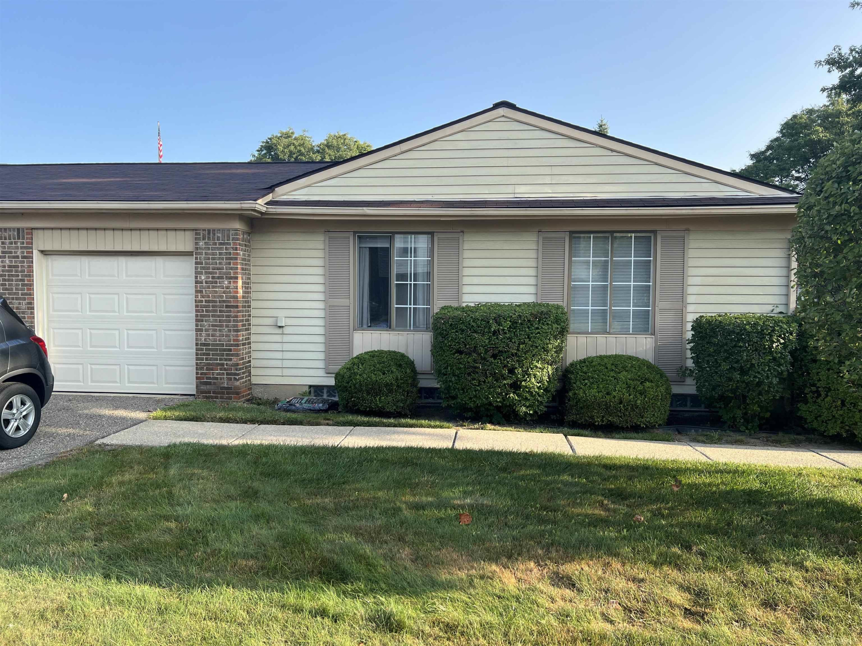 2937 Roundtree Drive, Troy, MI 48083 — Photo 2