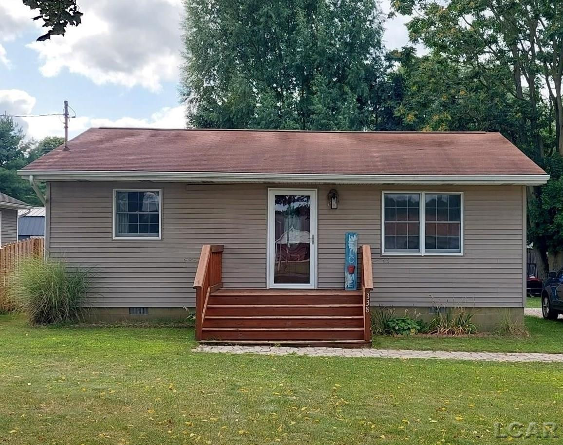338 CONNOR, Onsted, MI 49265 — front exterior