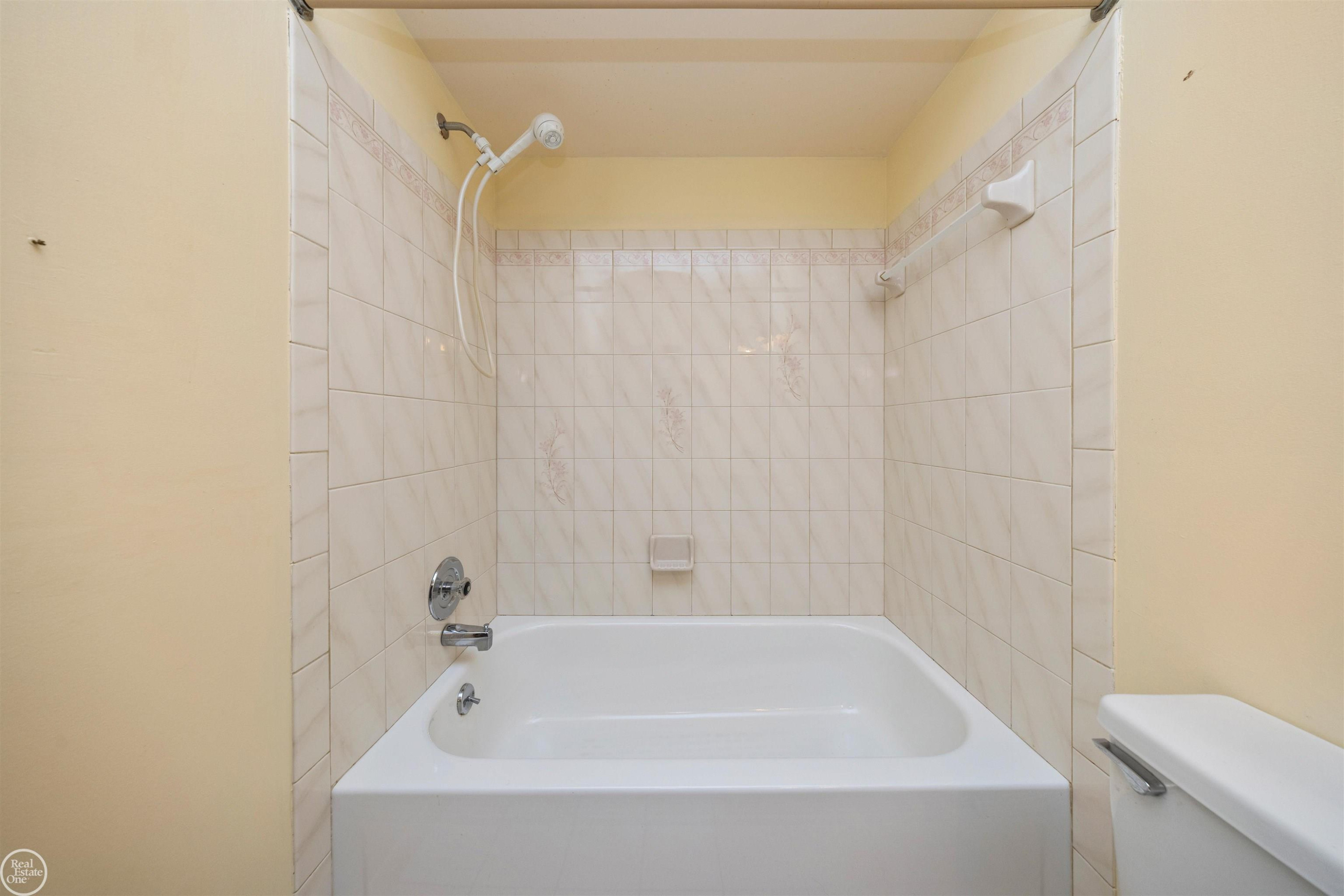 372 W Winds Drive, Almont, MI 48003 — Photo 18