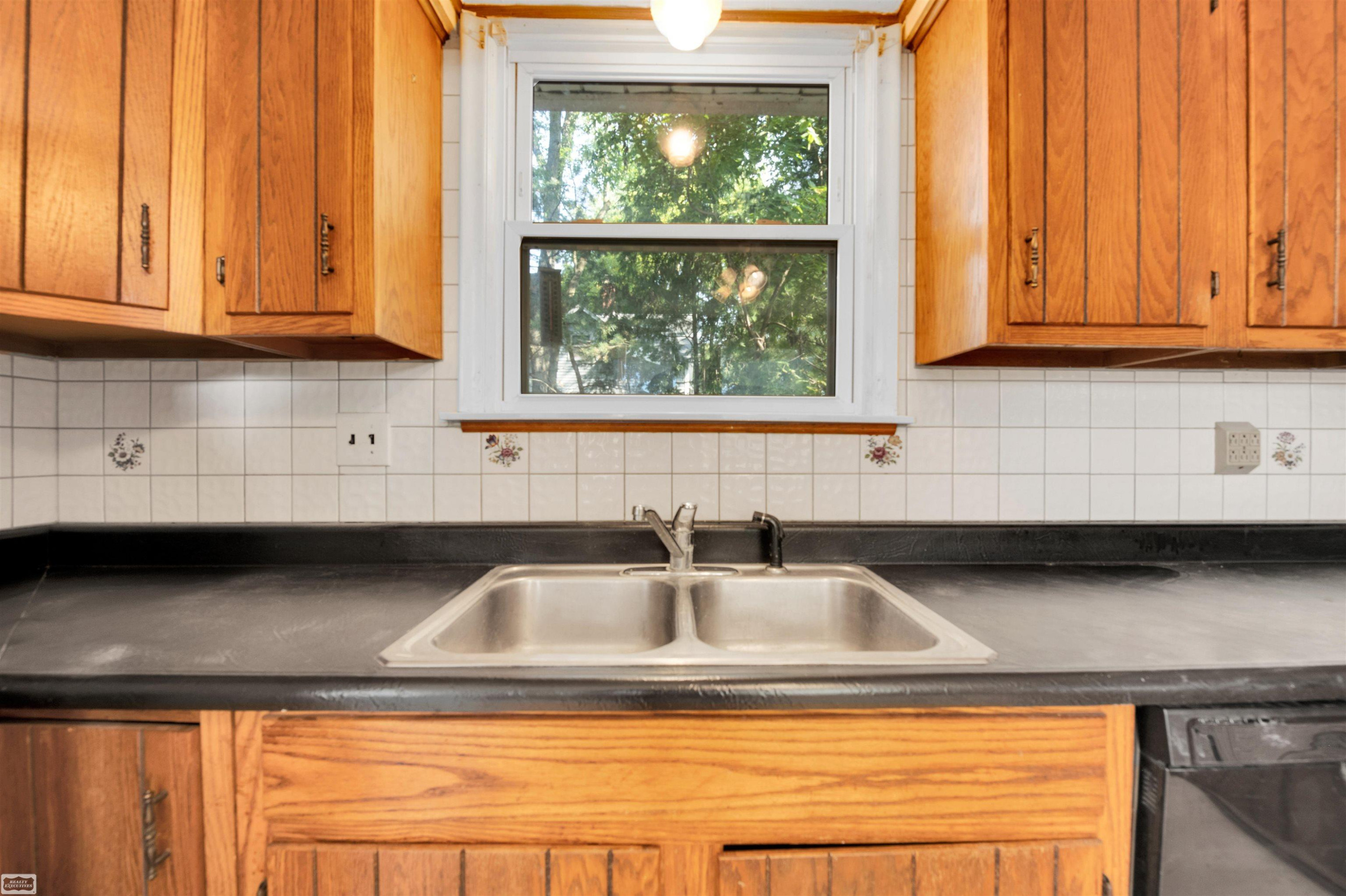 412 S Main Street, Capac, MI 48014 — Photo 18