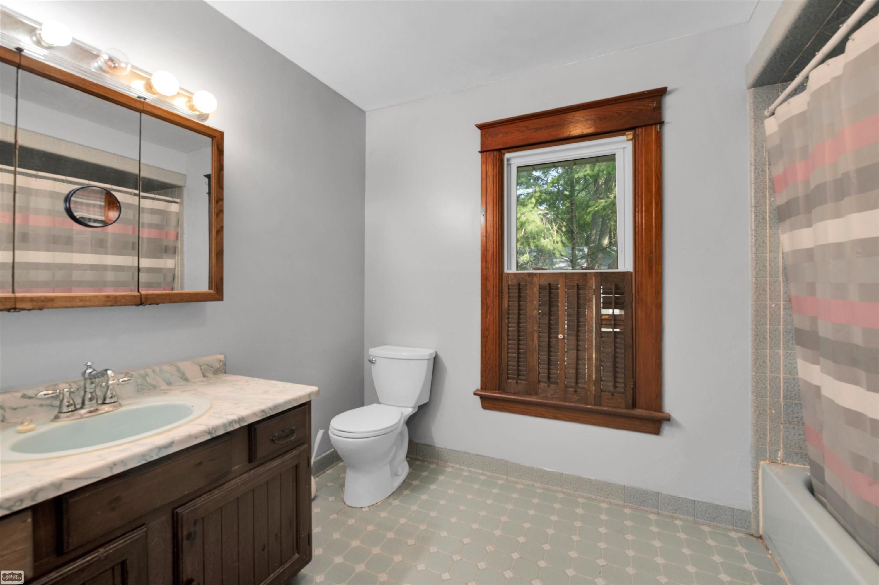 412 S Main Street, Capac, MI 48014 — Photo 21