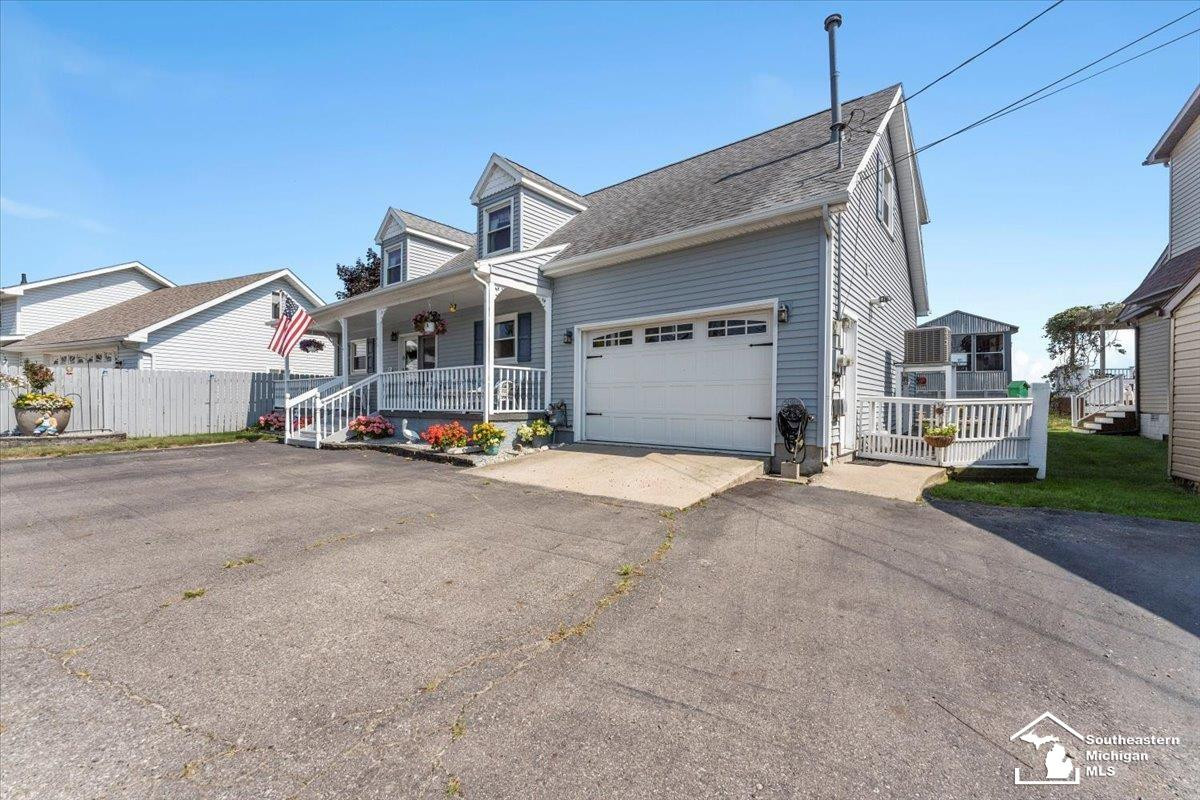 7146 Lakeshore, Newport, MI 48166 — Photo 2