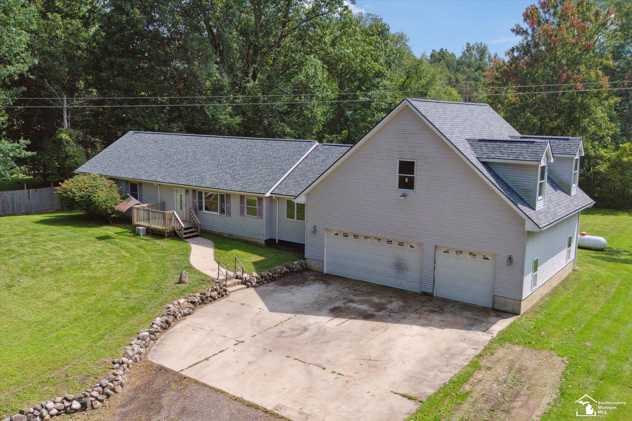9071 Coon Lake, Gregory, MI 48137 — Photo 2