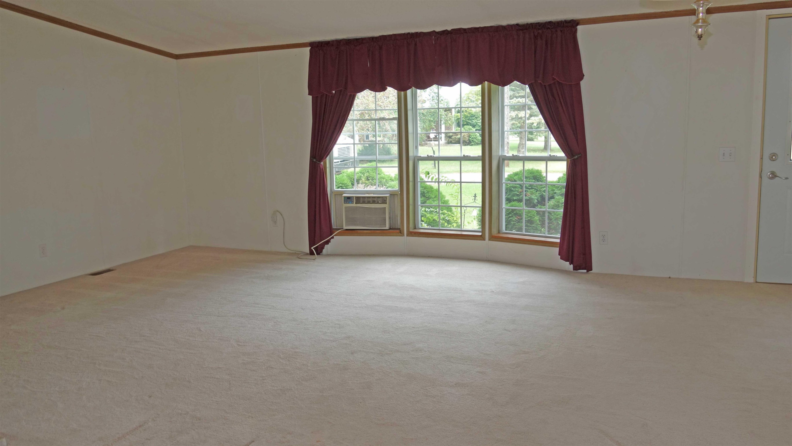 813 W Liberty, Chesaning, MI 48616 — Photo 2