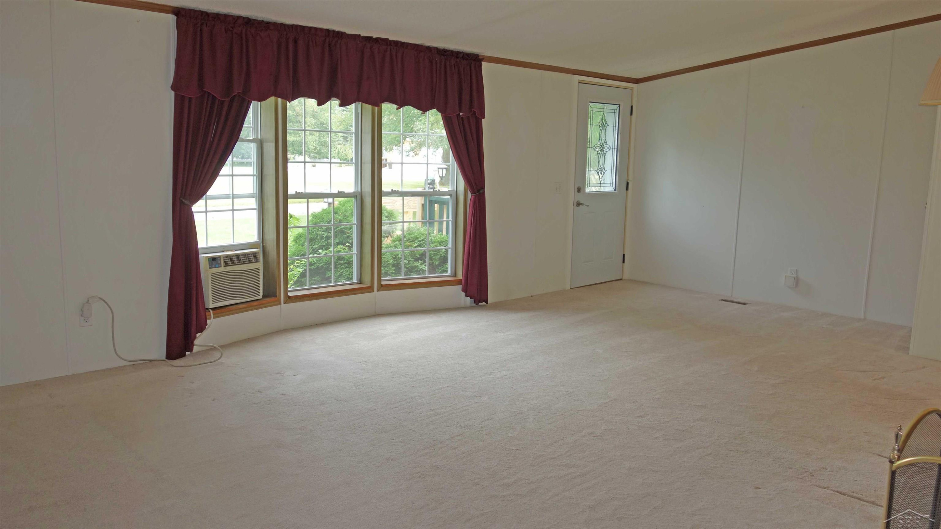 813 W Liberty Street, Chesaning, MI 48616 — Photo 3