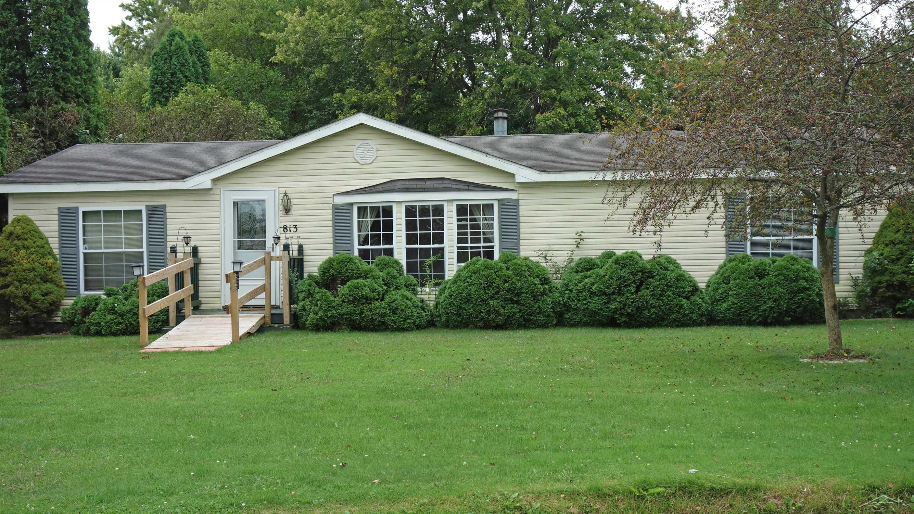 813 W Liberty Street, Chesaning, MI 48616 — Photo 30