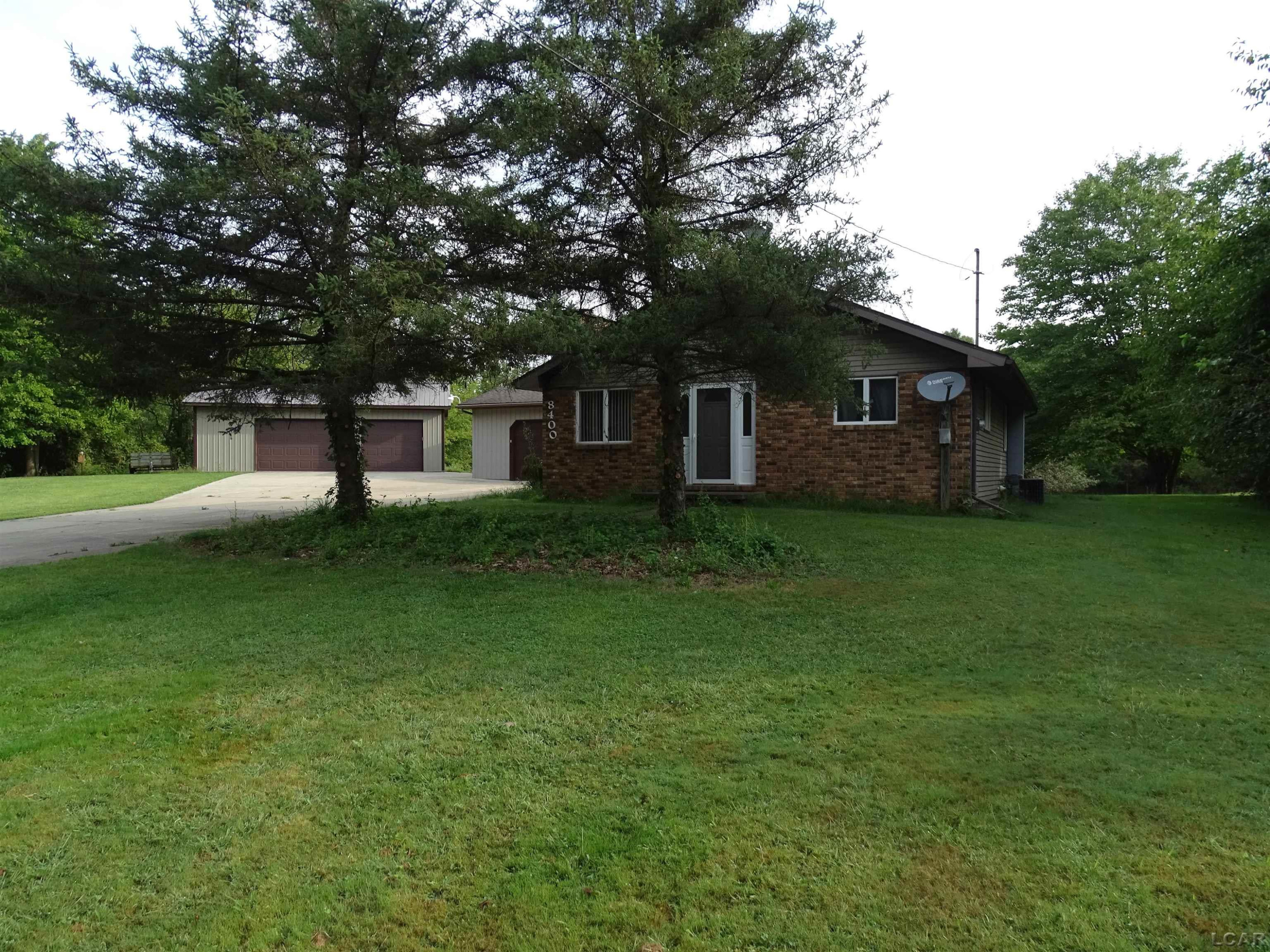 8400 Clinton, Jackson, MI 49201 — front exterior