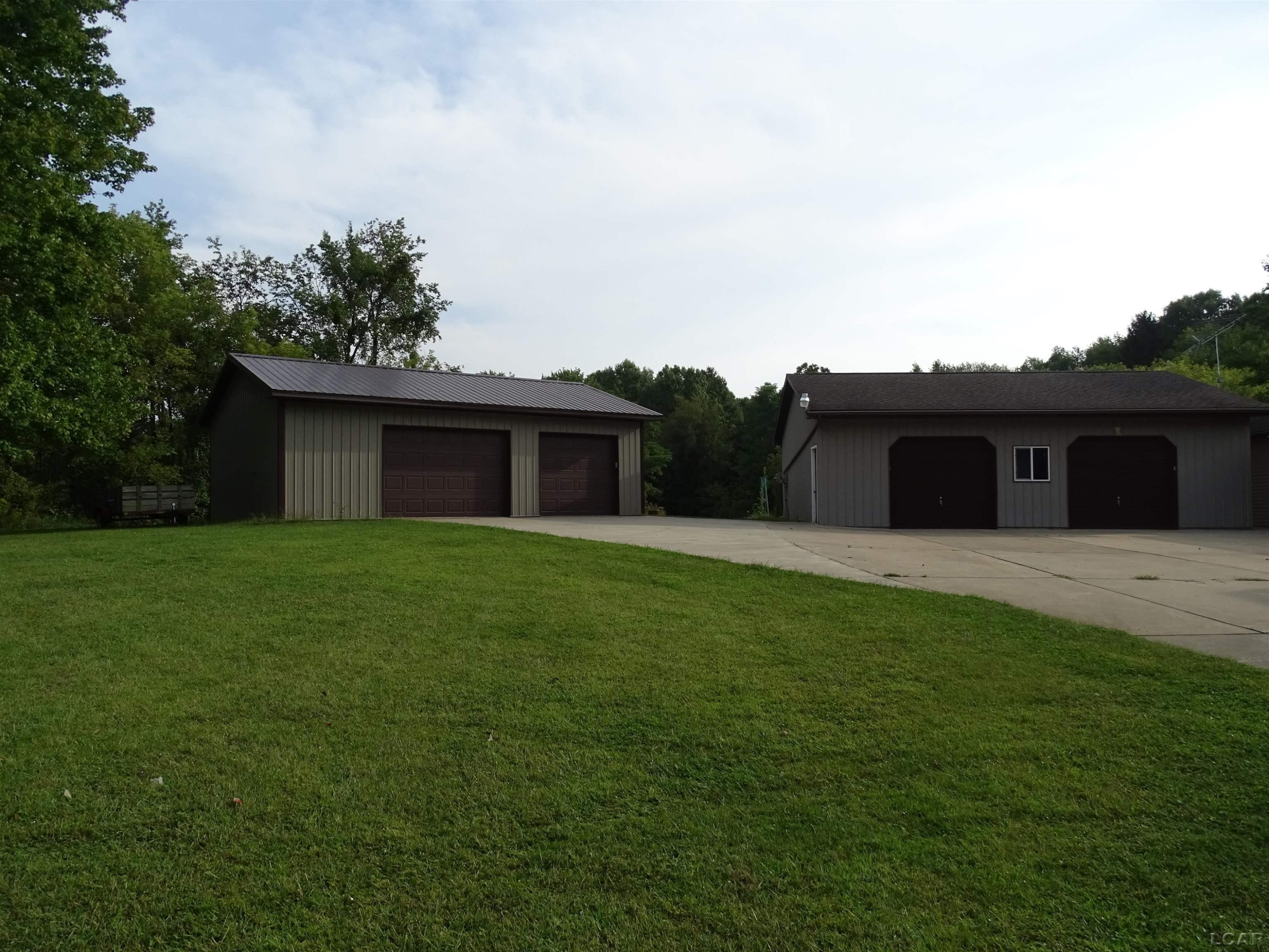 8400 Clinton, Jackson, MI 49201 — Photo 2