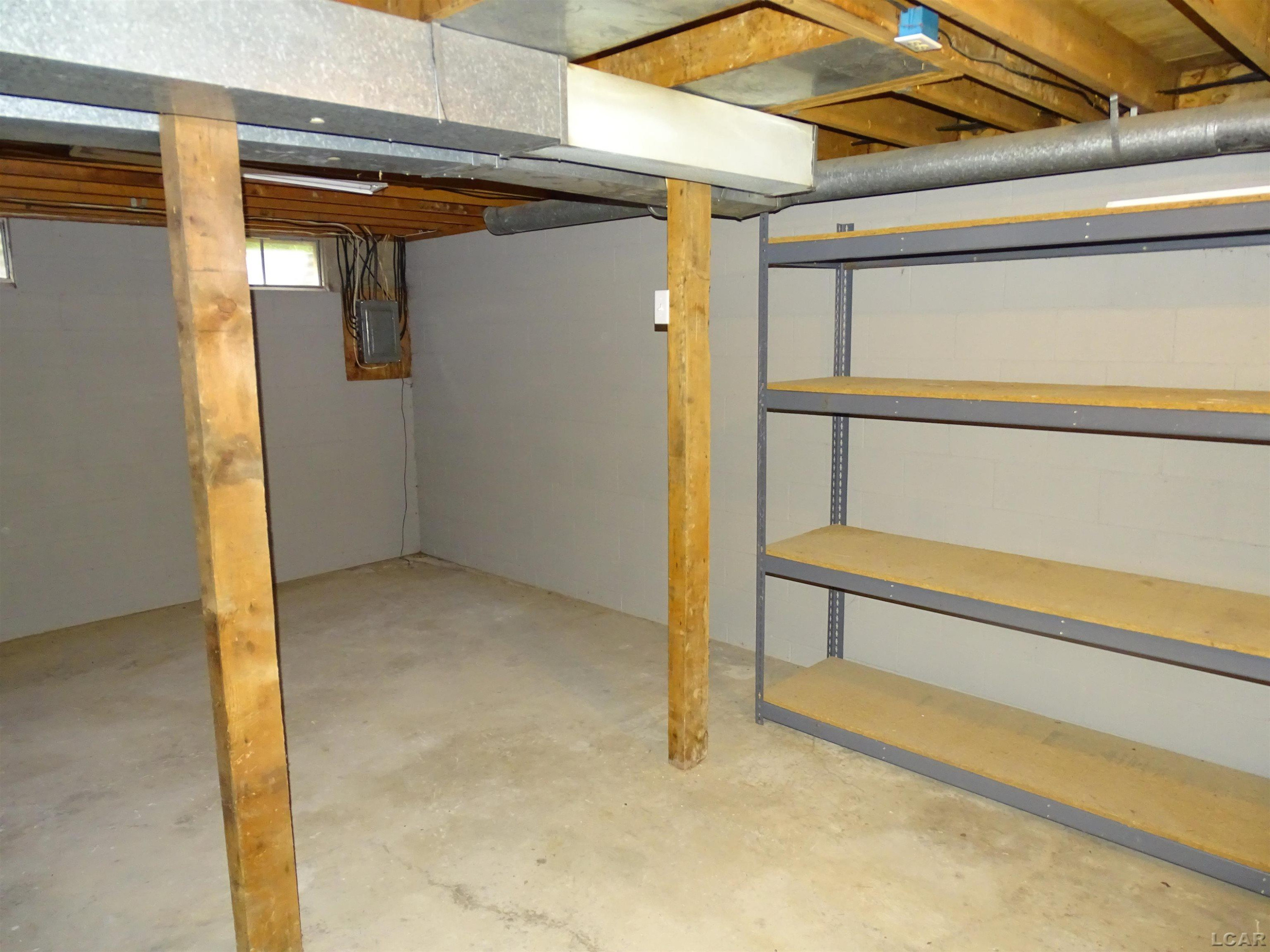 8400 Clinton, Jackson, MI 49201 — Photo 28