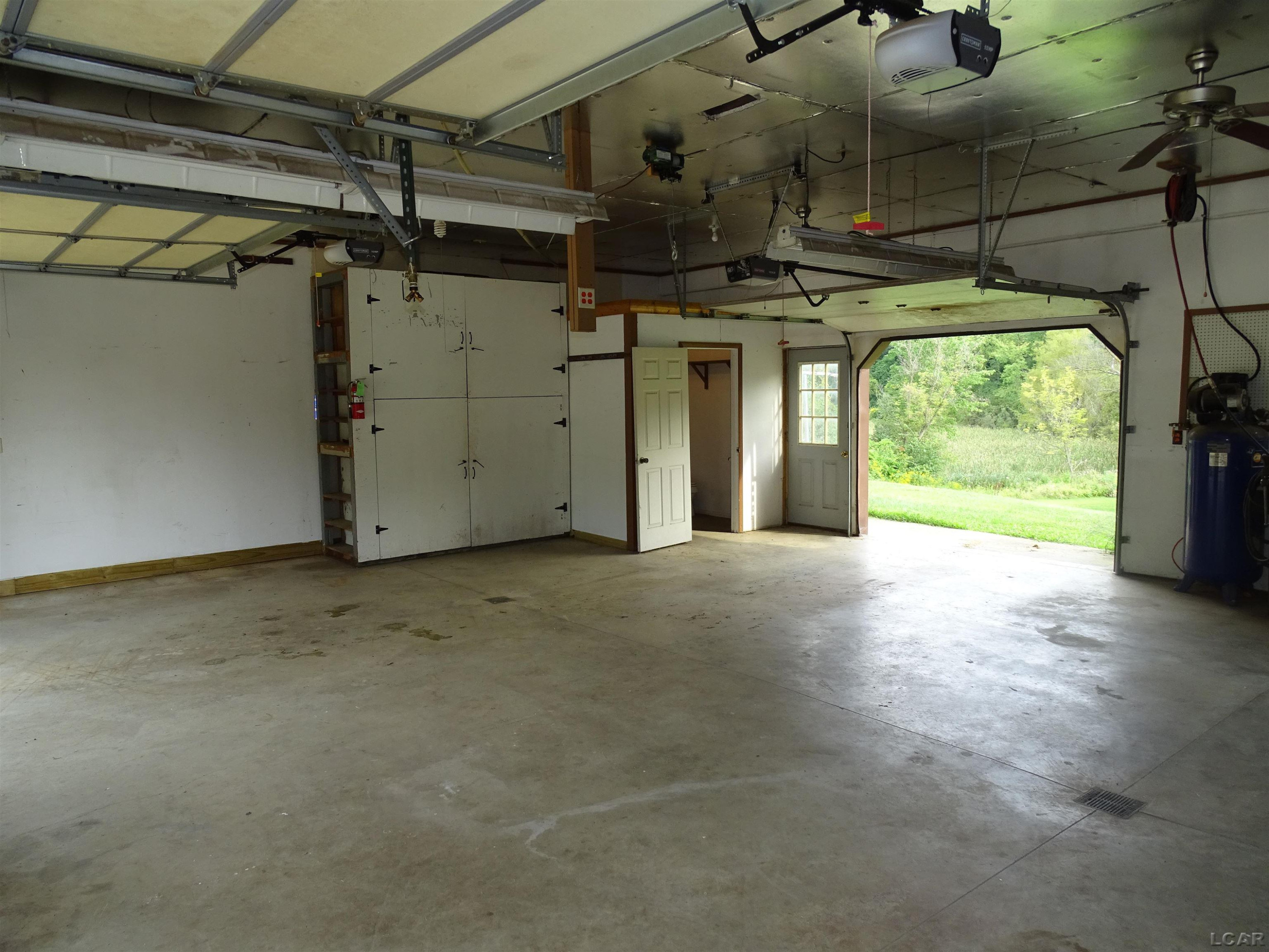 8400 Clinton, Jackson, MI 49201 — Photo 32